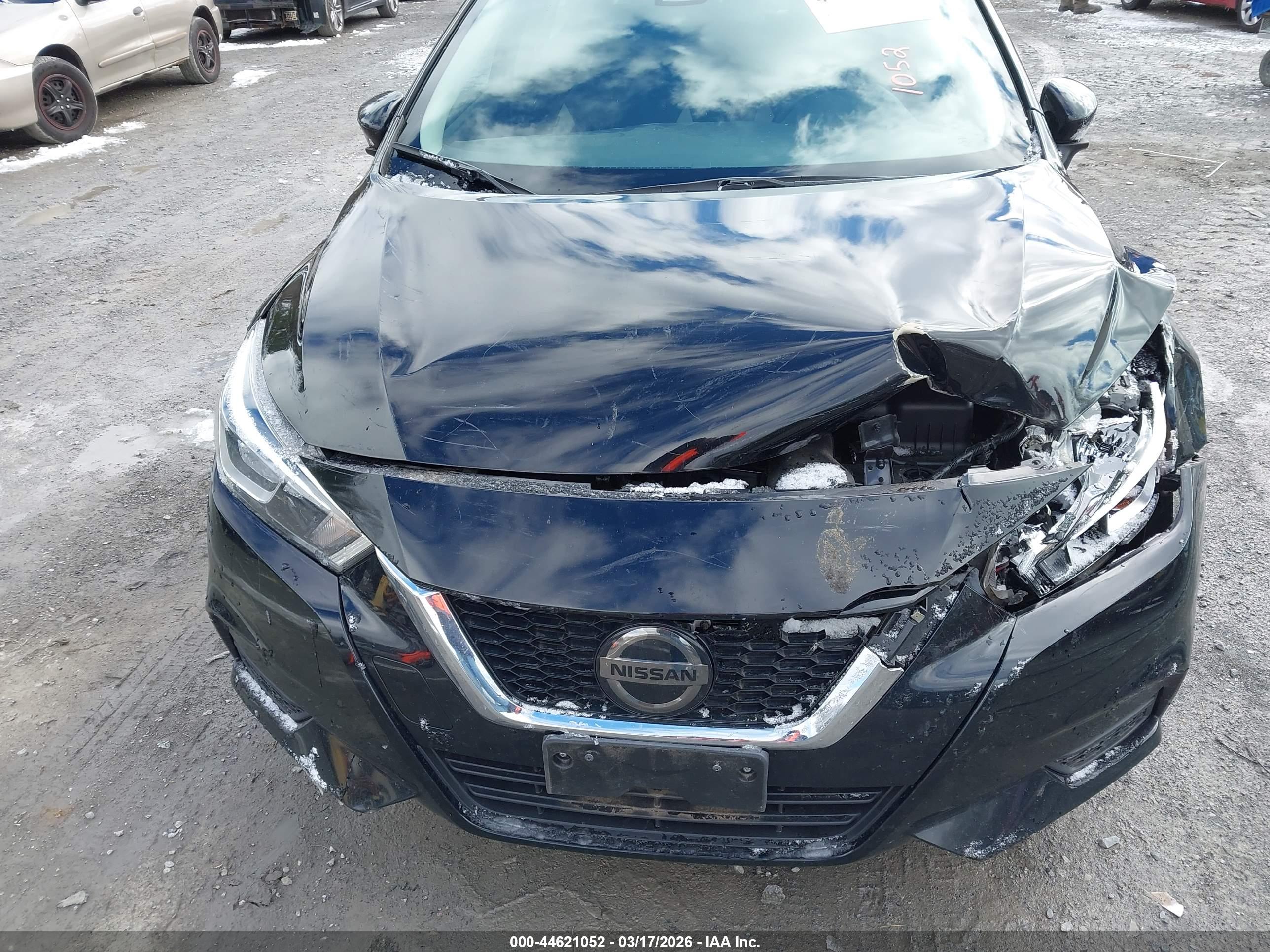 NISSAN VERSA image 6