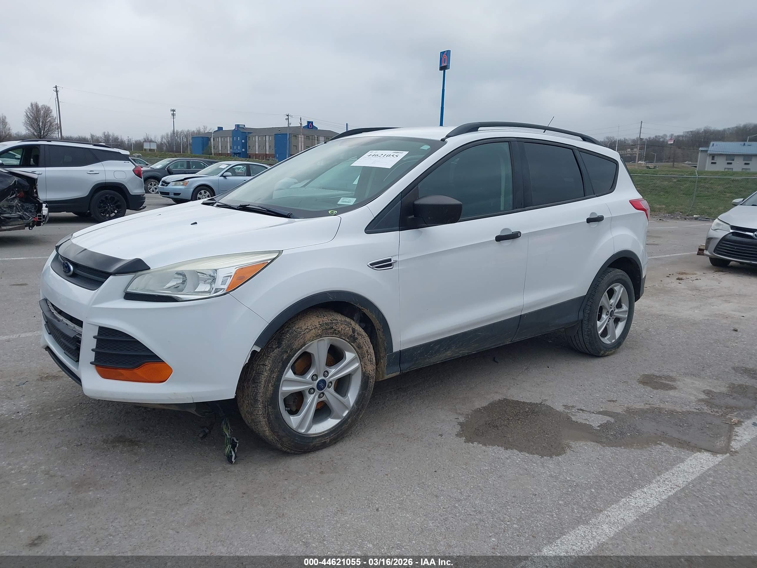 FORD ESCAPE image 2