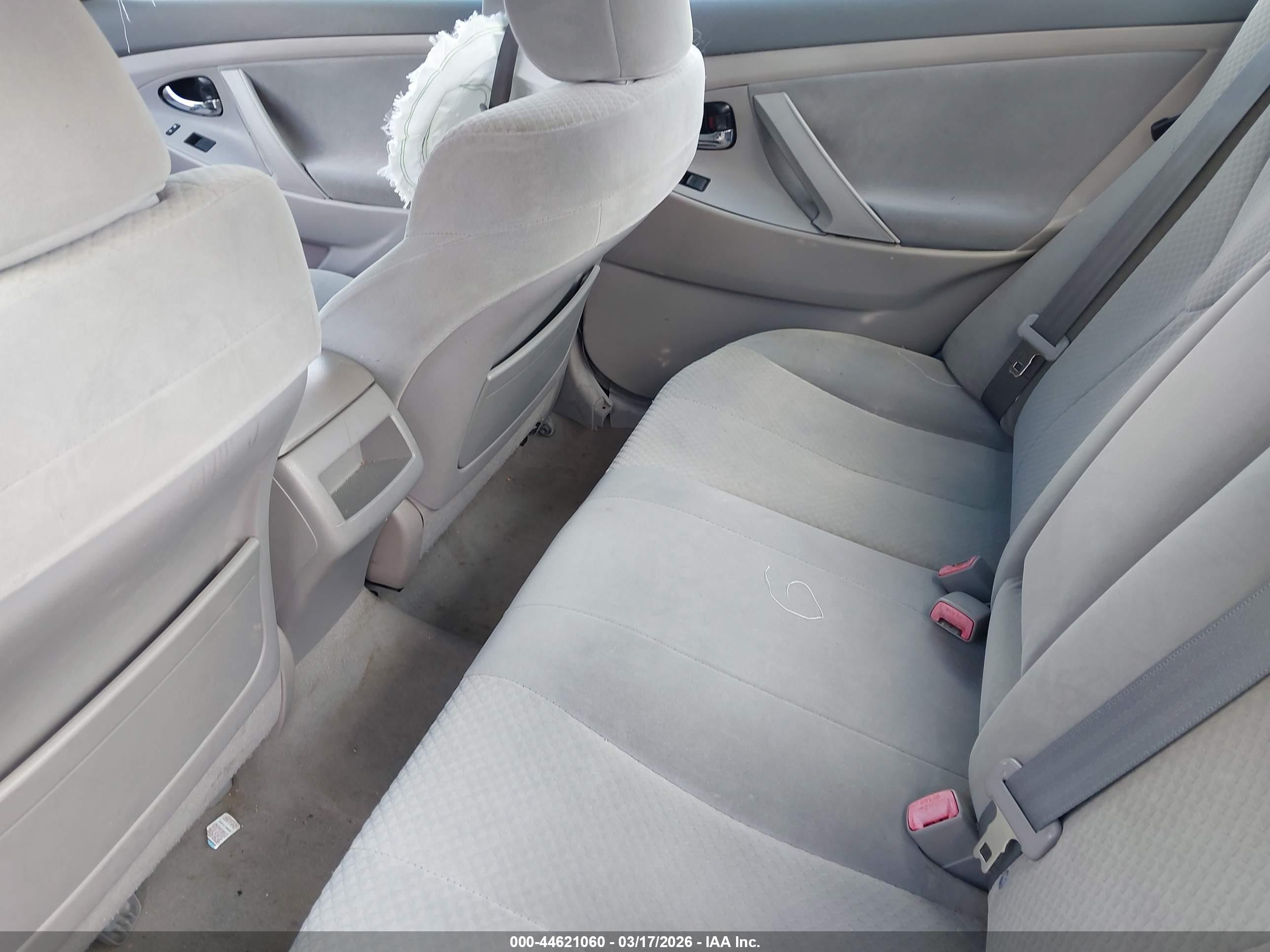 TOYOTA CAMRY image 8