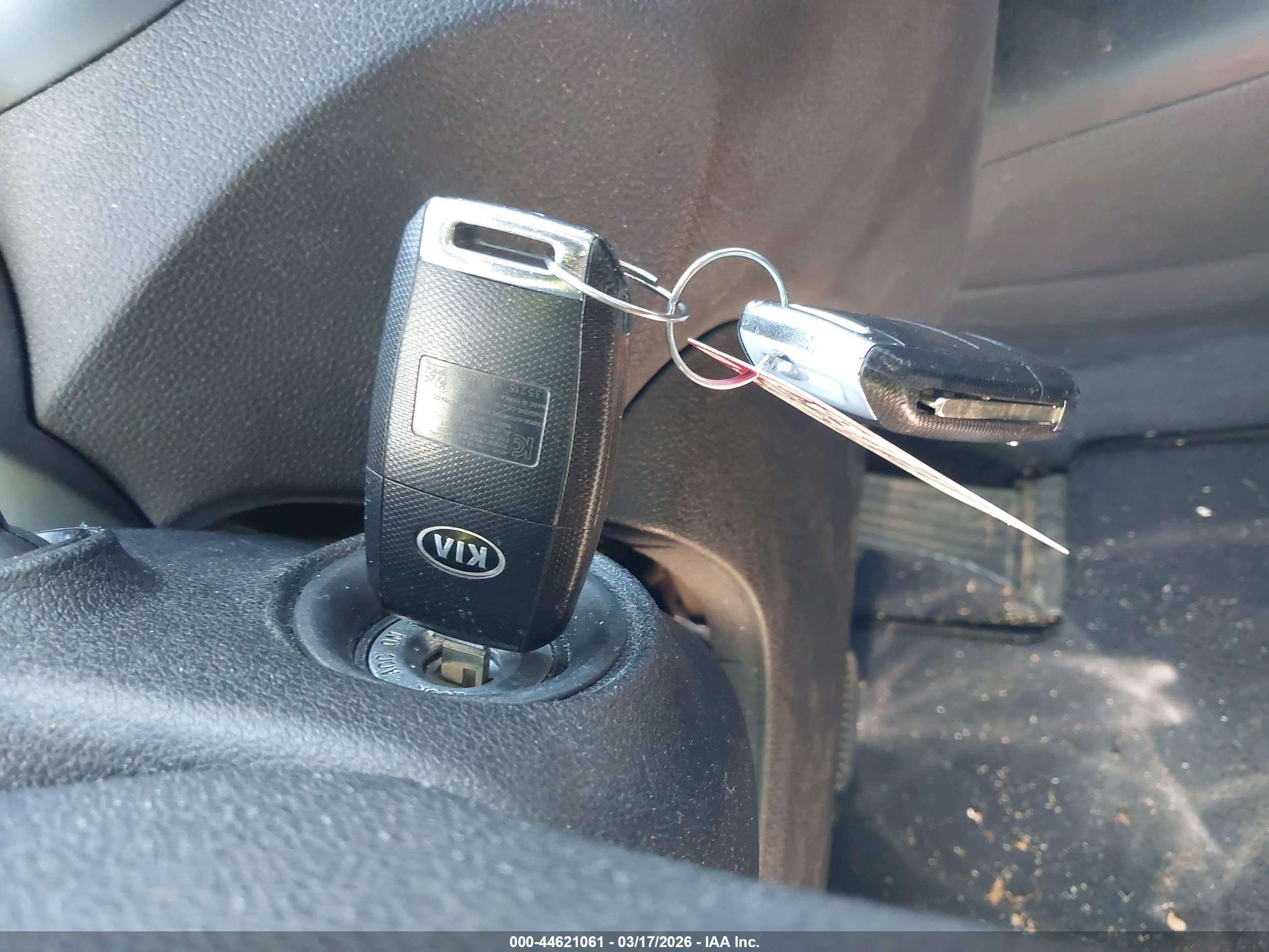 KIA SORENTO image 11