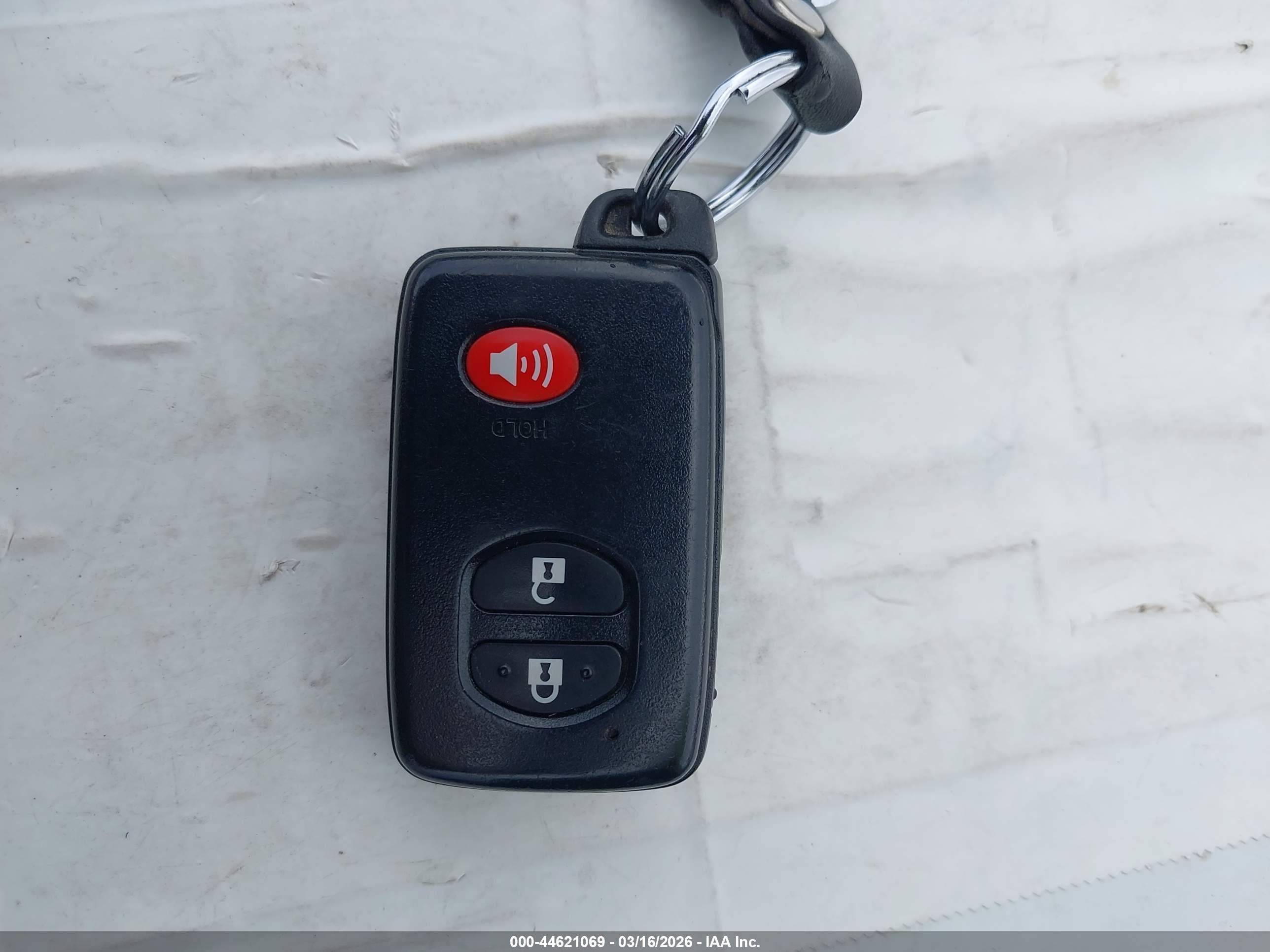 TOYOTA PRIUS image 11