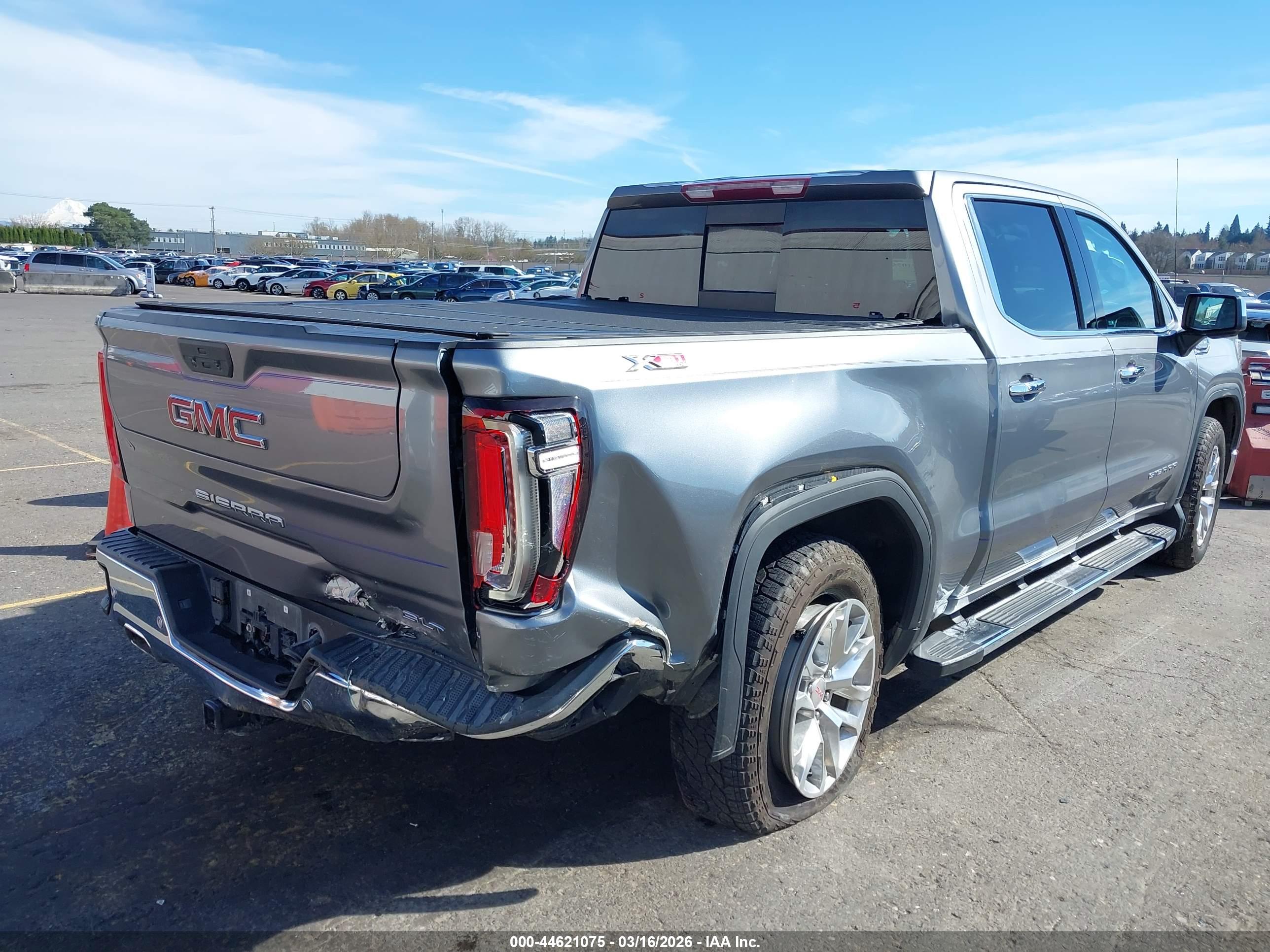 GMC SIERRA image 4