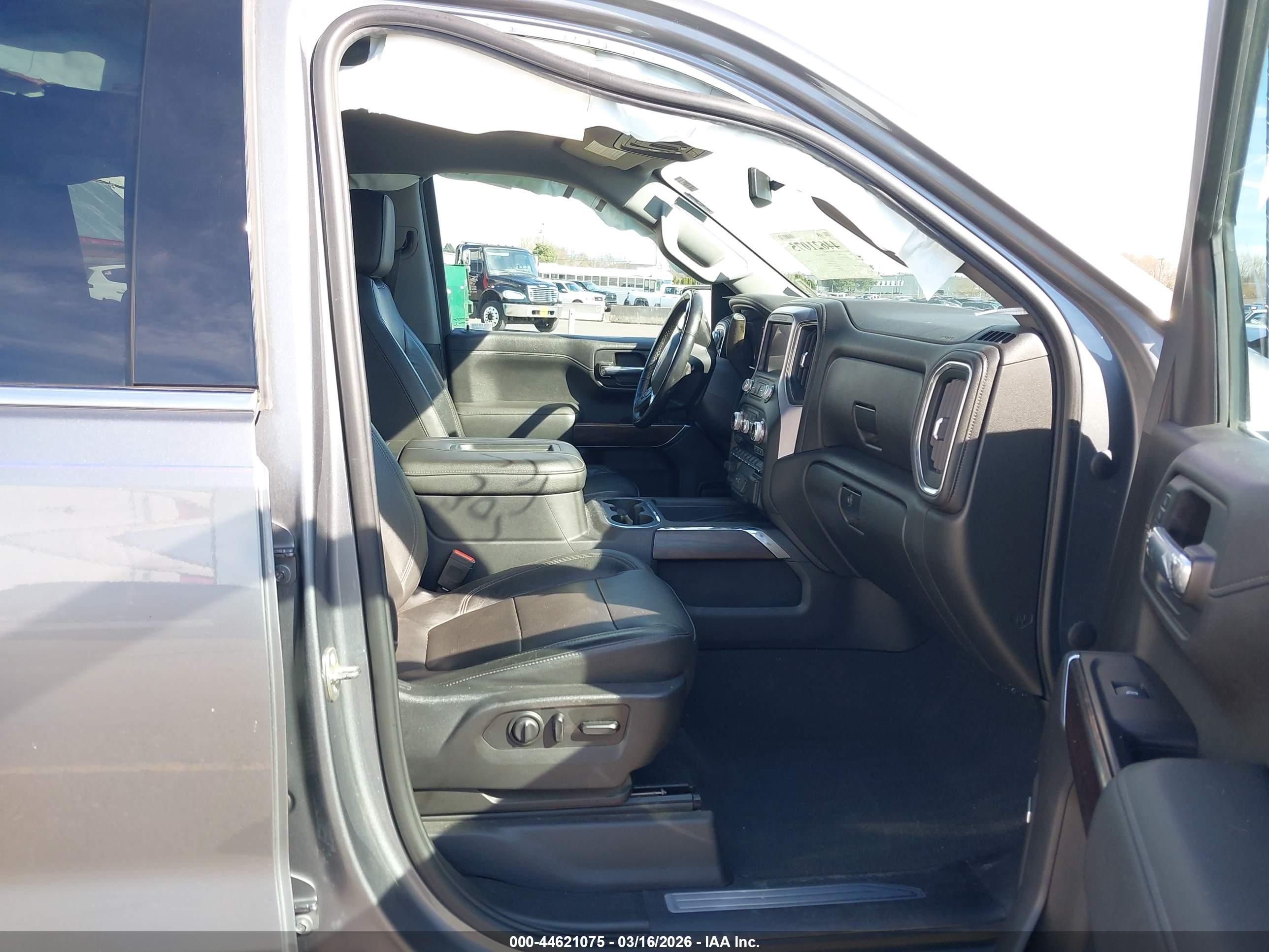 GMC SIERRA image 5