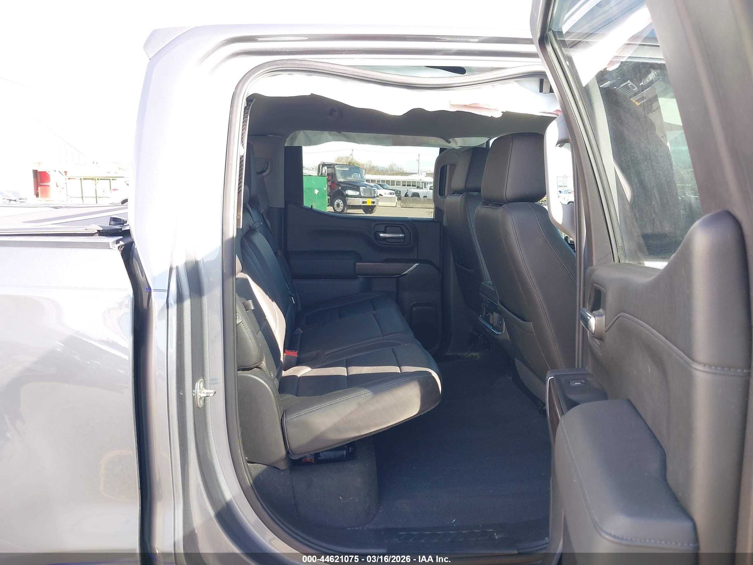 GMC SIERRA image 8