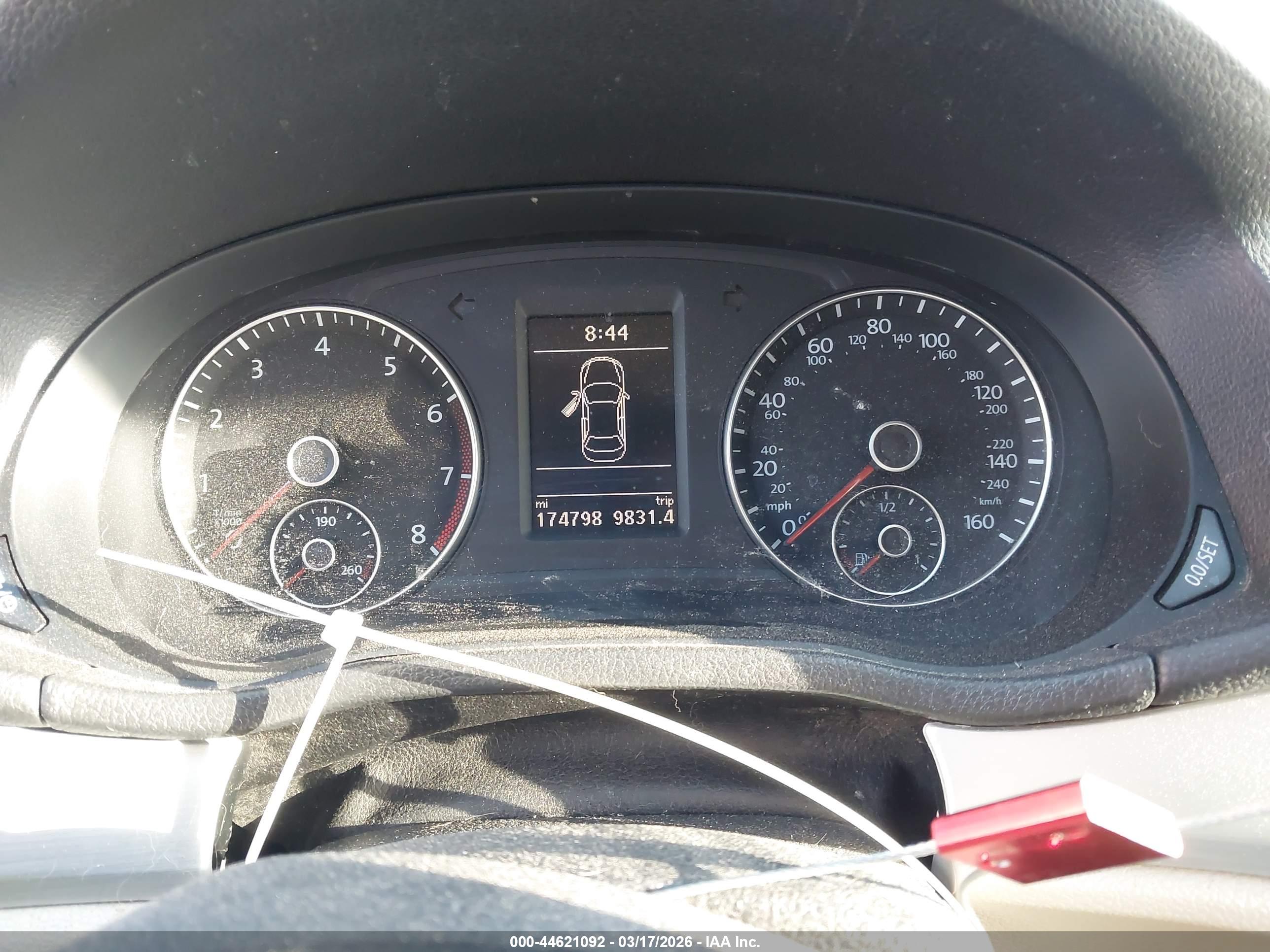VOLKSWAGEN PASSAT image 7