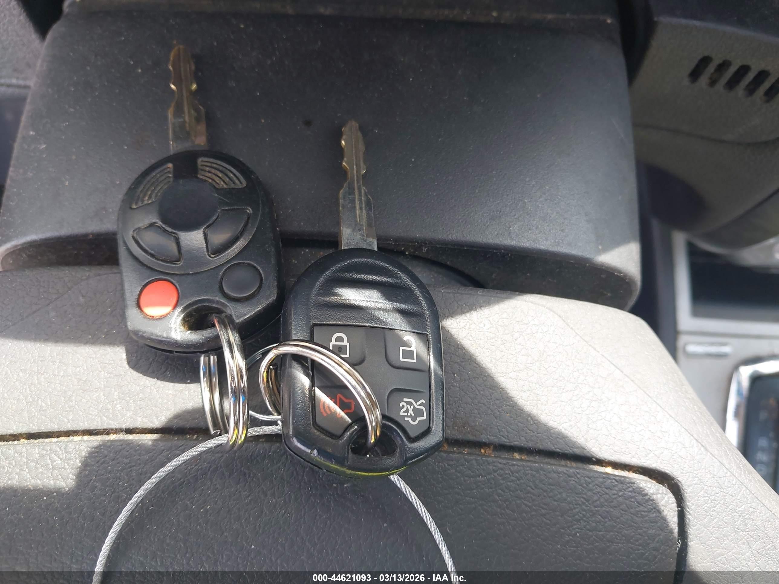 FORD FUSION image 11