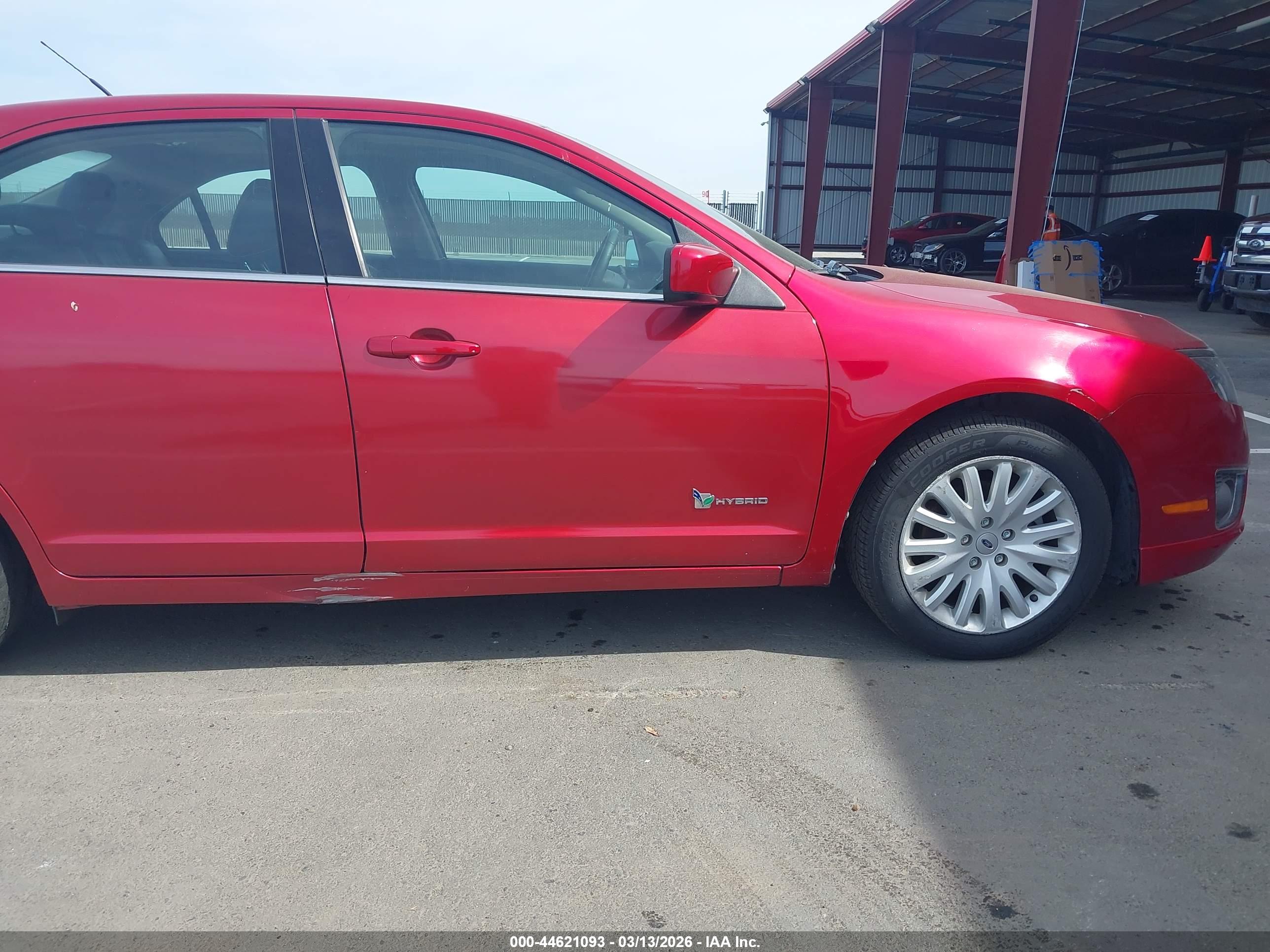 FORD FUSION image 6