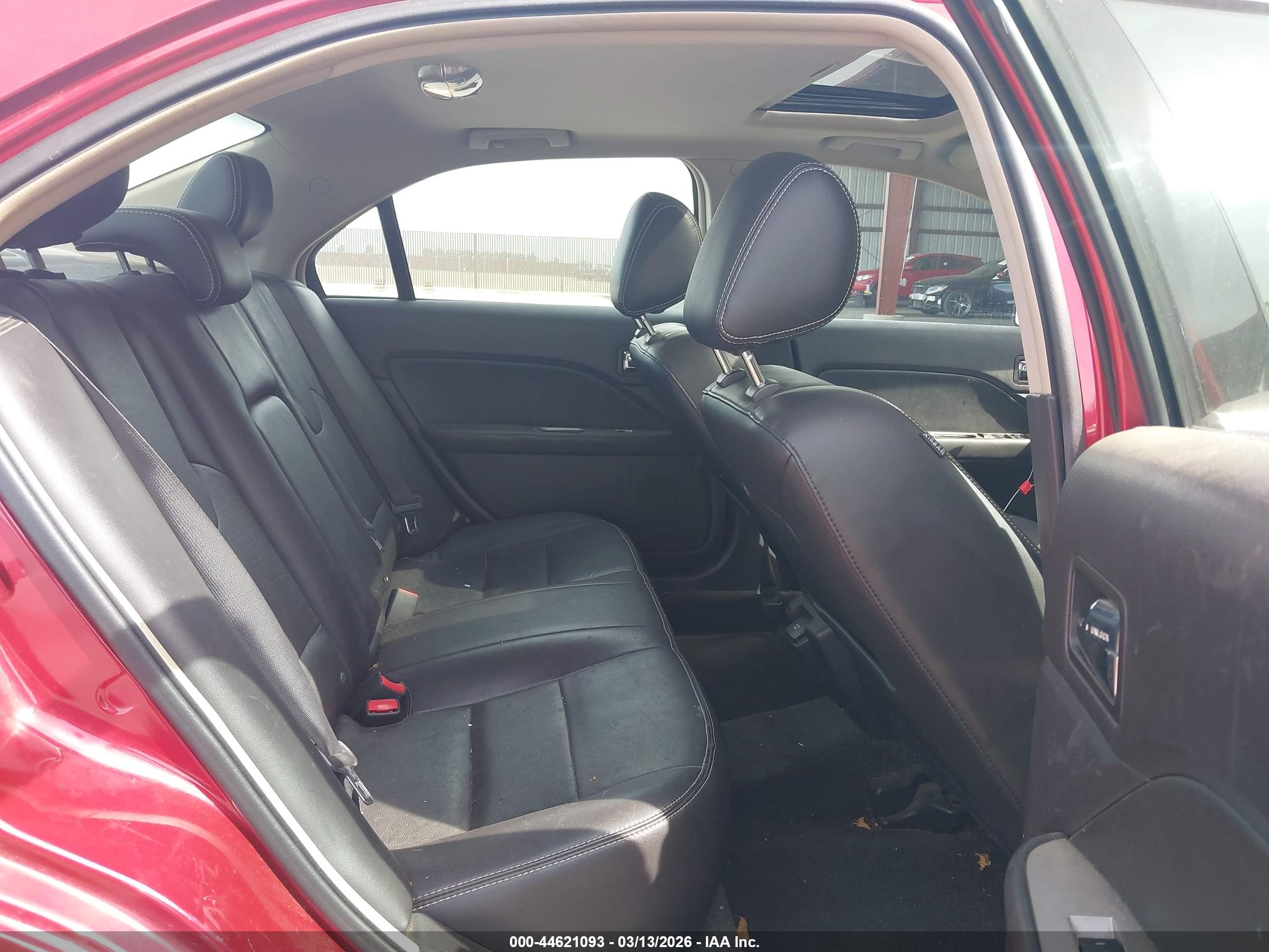 FORD FUSION image 8
