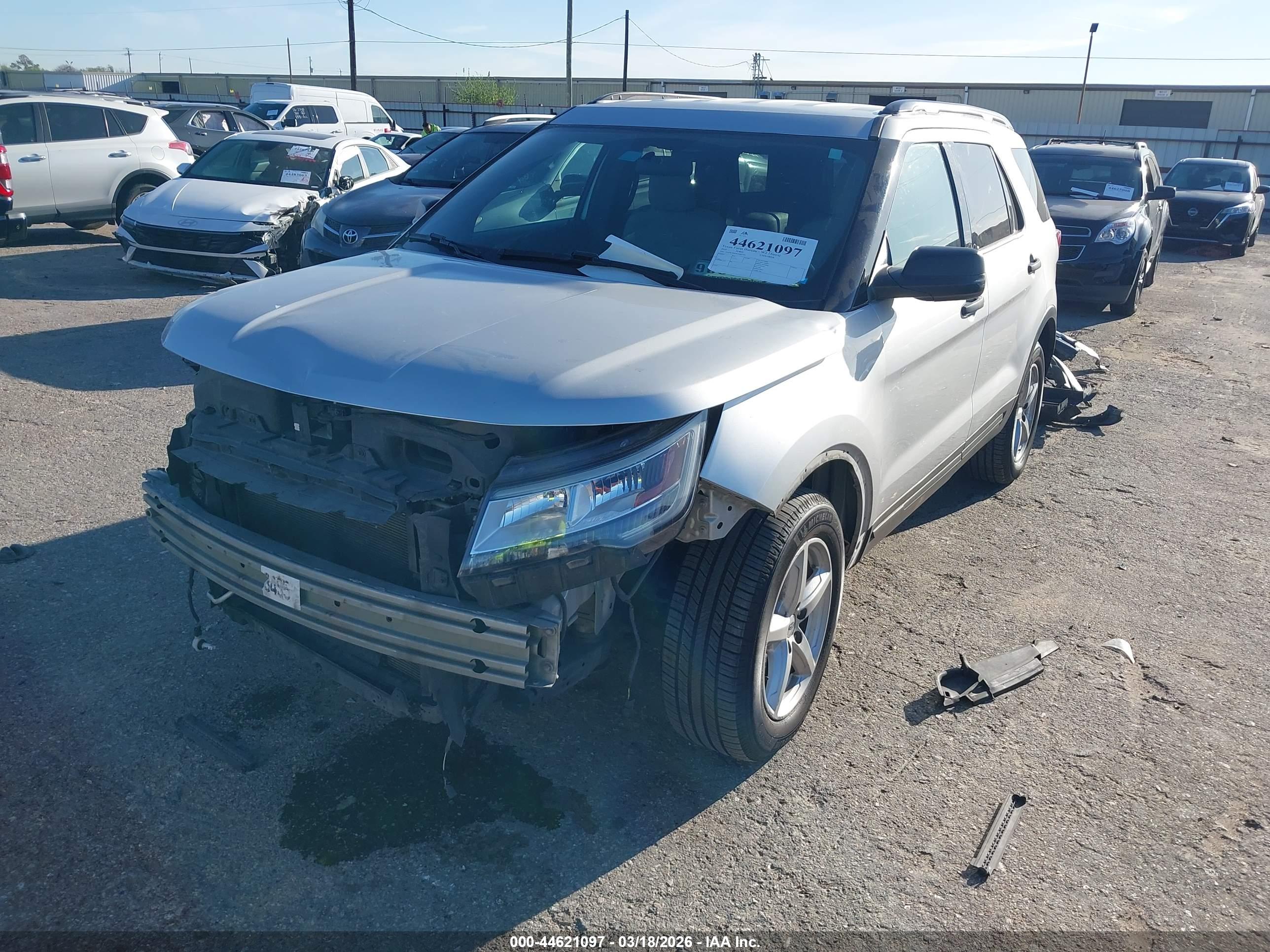 FORD EXPLORER image 2