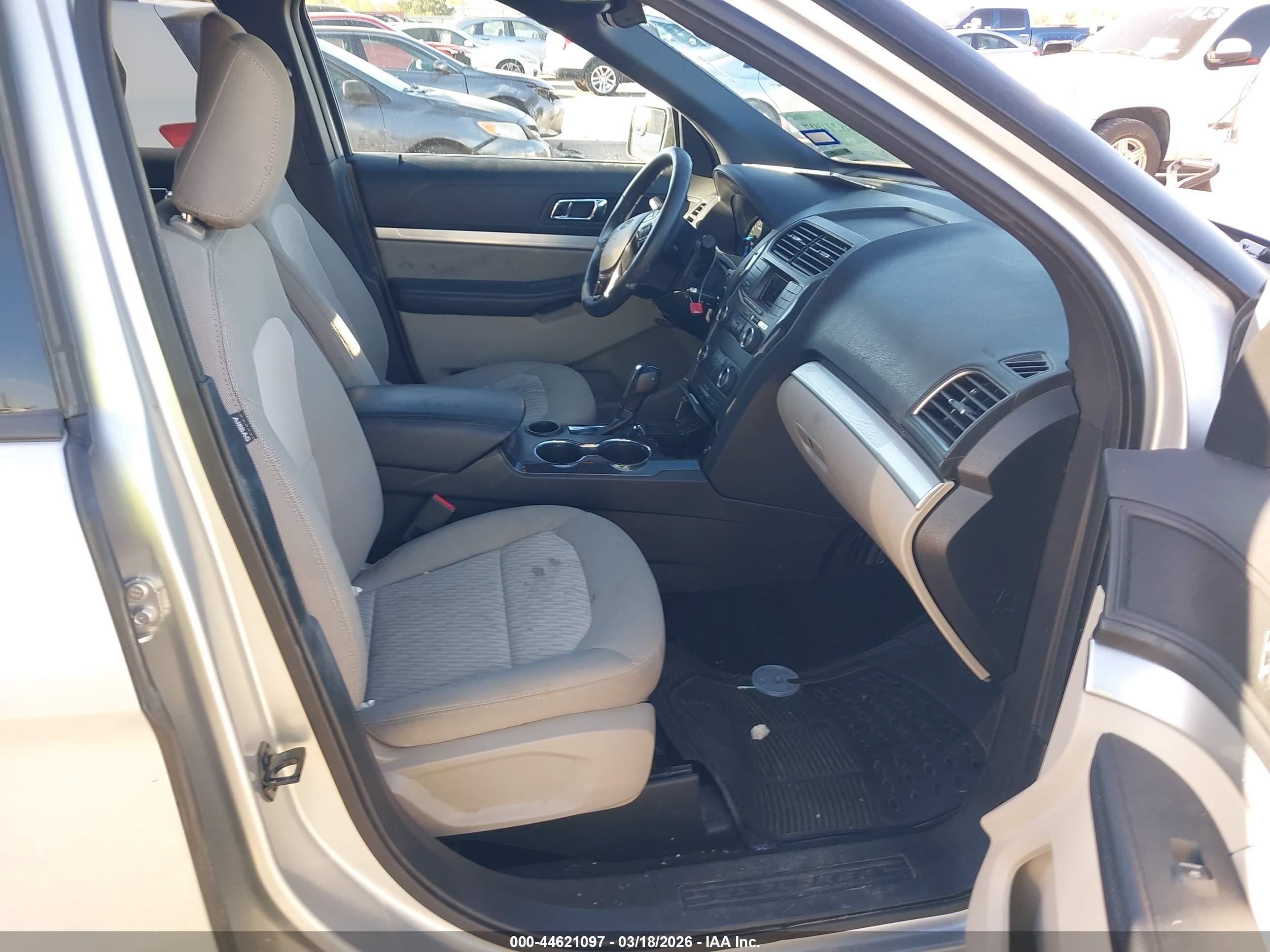 FORD EXPLORER image 5