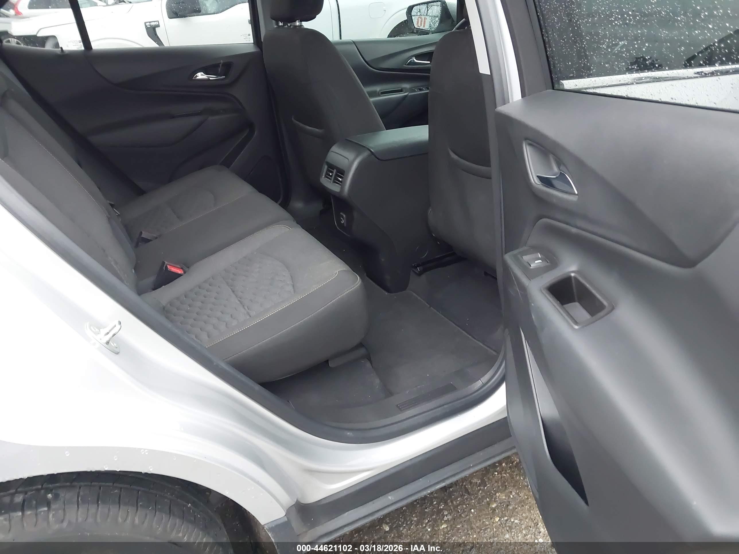 CHEVROLET EQUINOX image 8