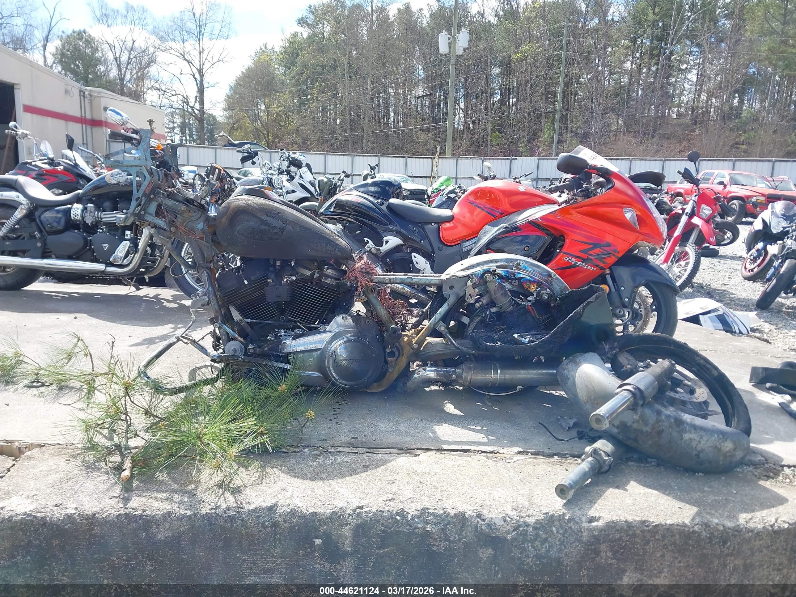 HARLEY-DAVIDSON FLTRX image 2