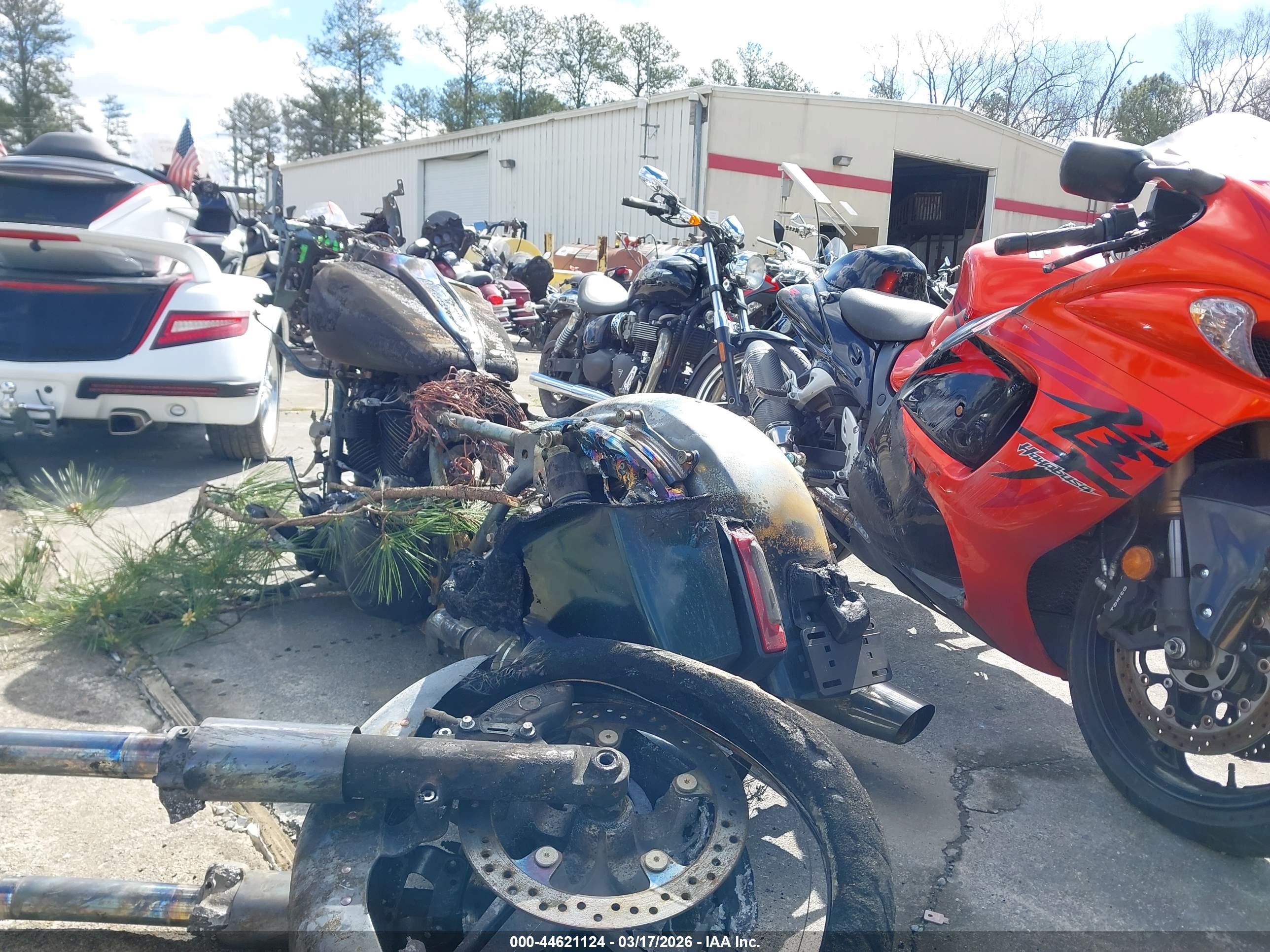 HARLEY-DAVIDSON FLTRX image 3