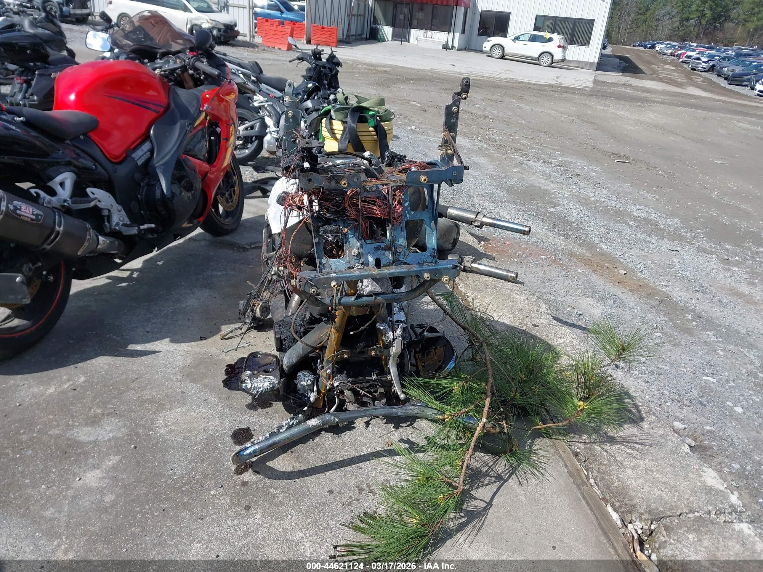 HARLEY-DAVIDSON FLTRX image 5