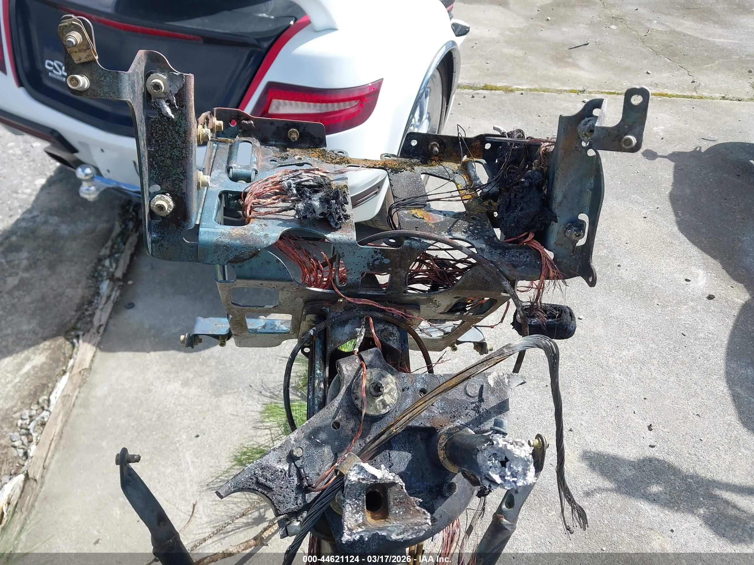 HARLEY-DAVIDSON FLTRX image 7