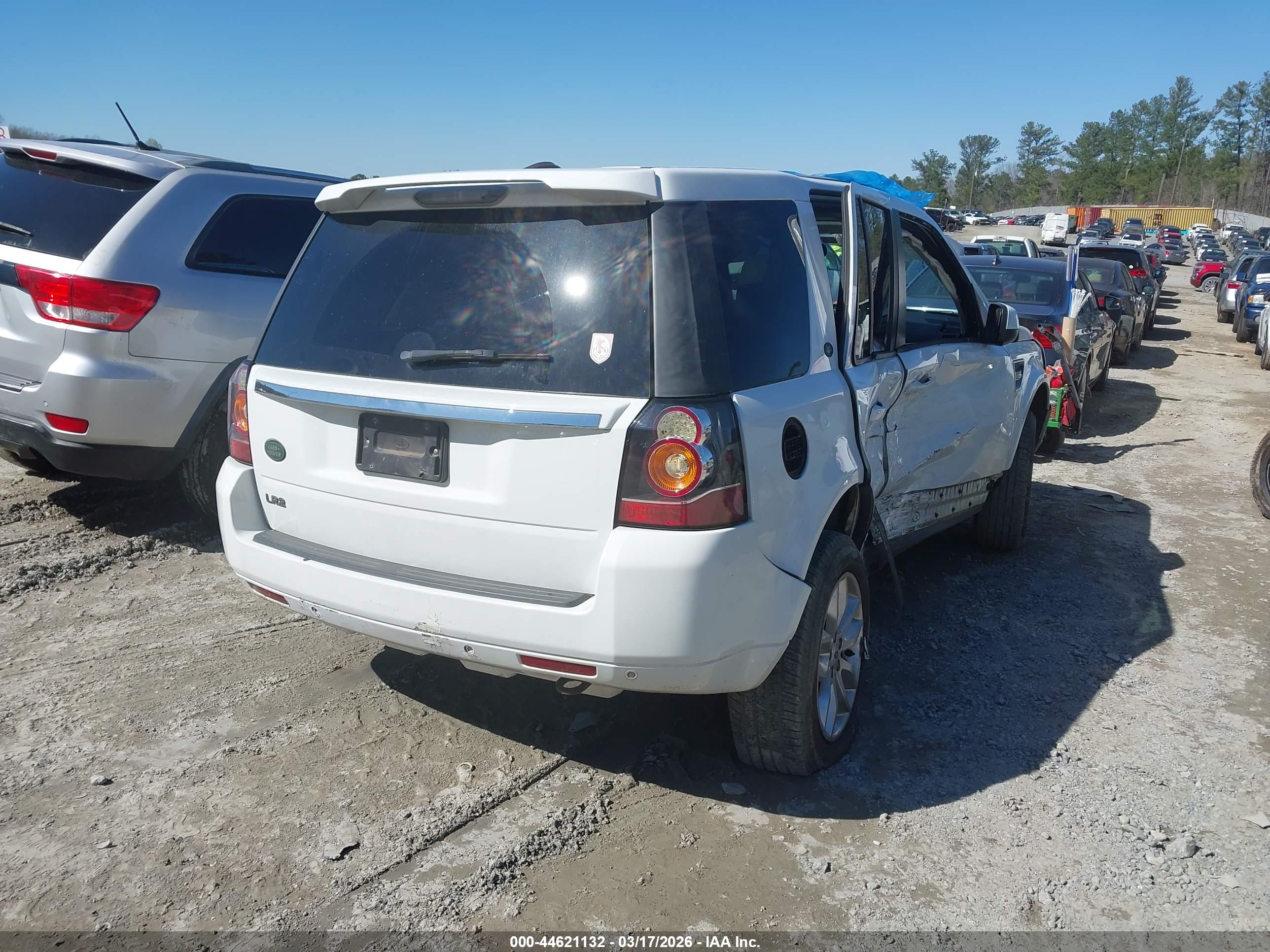 LAND ROVER image 4