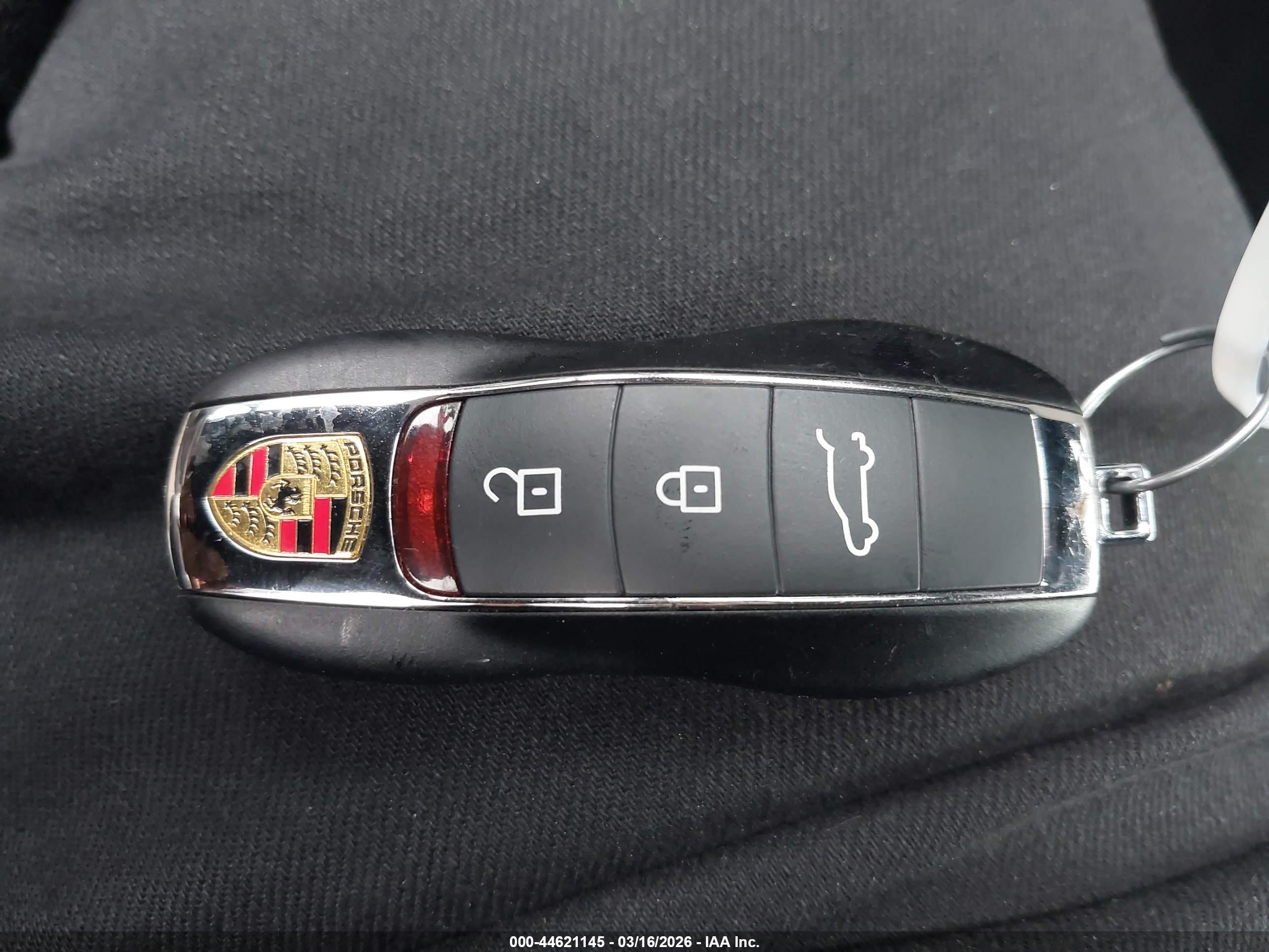 PORSCHE MACAN image 11