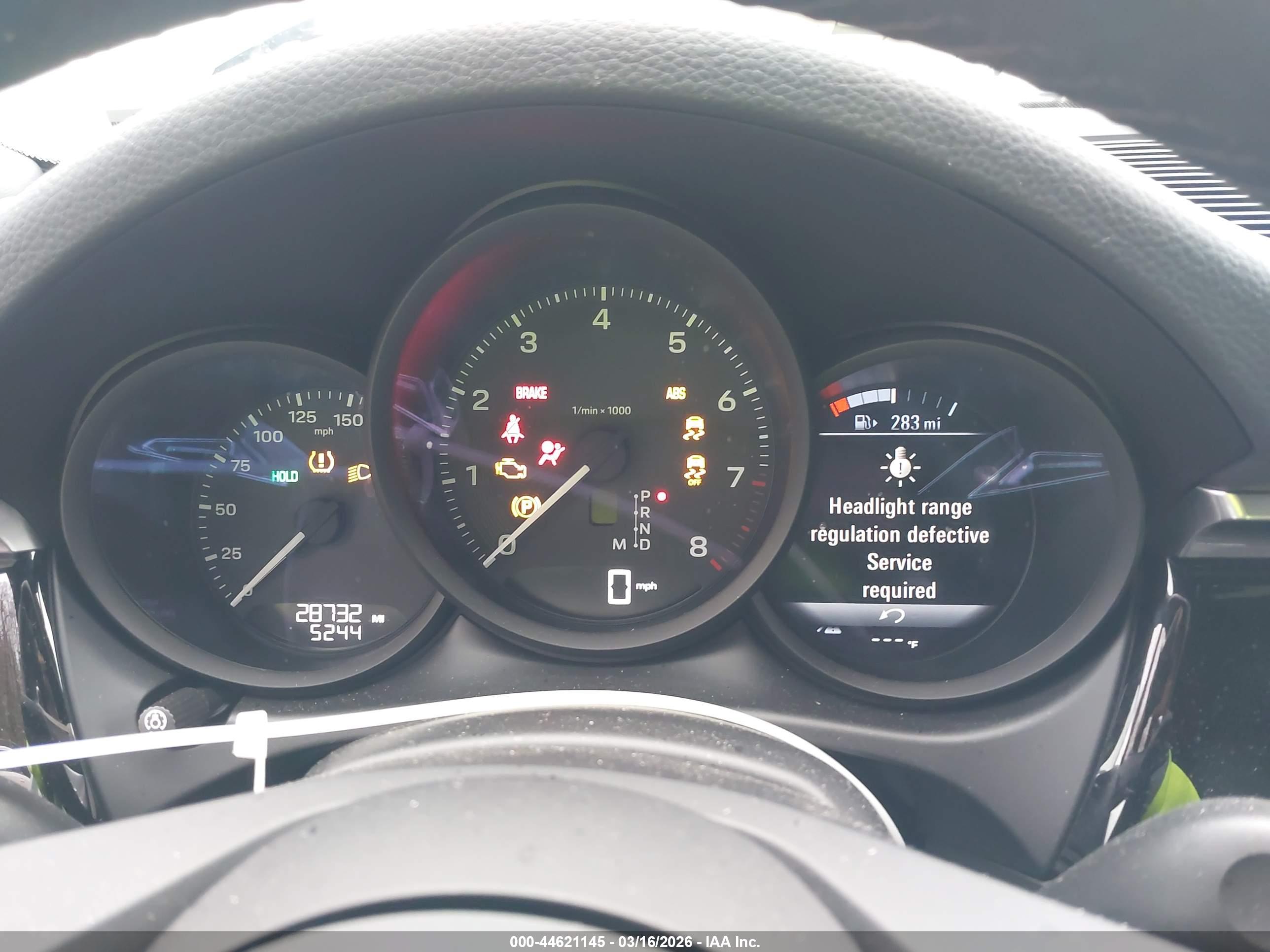PORSCHE MACAN image 7