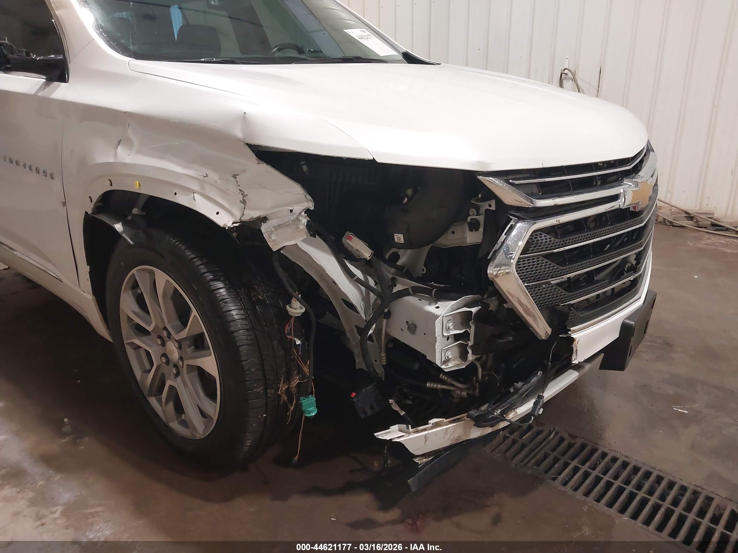CHEVROLET TRAVERSE image 6