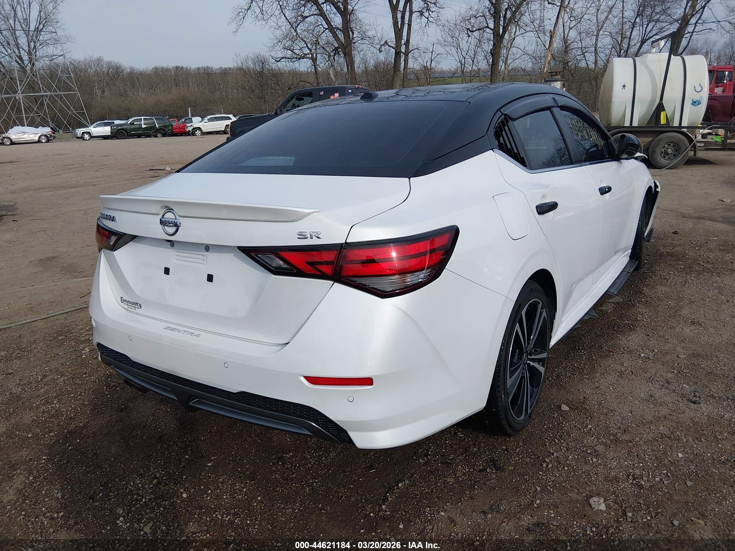 NISSAN SENTRA image 4