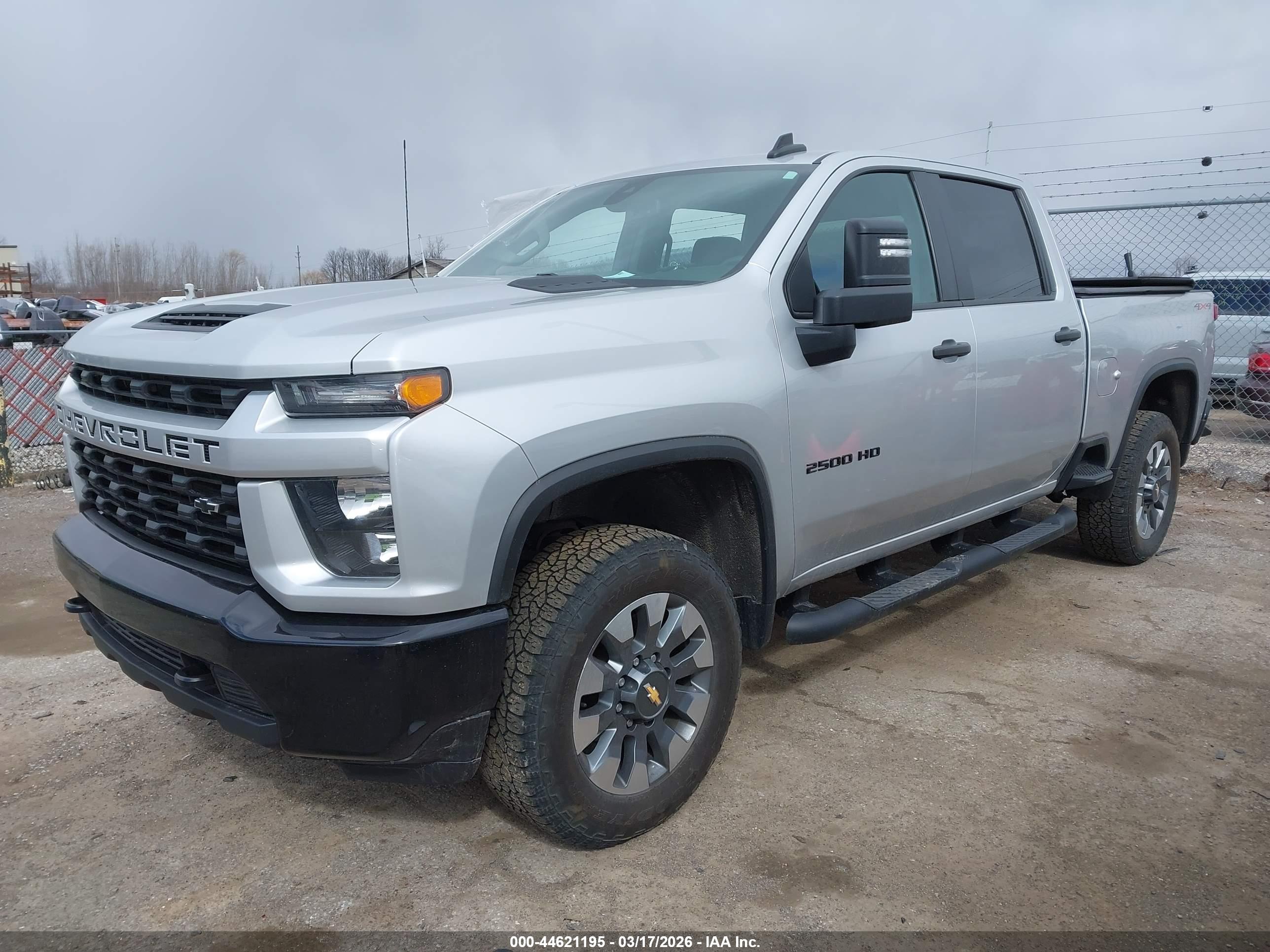 CHEVROLET SILVERADO image 2