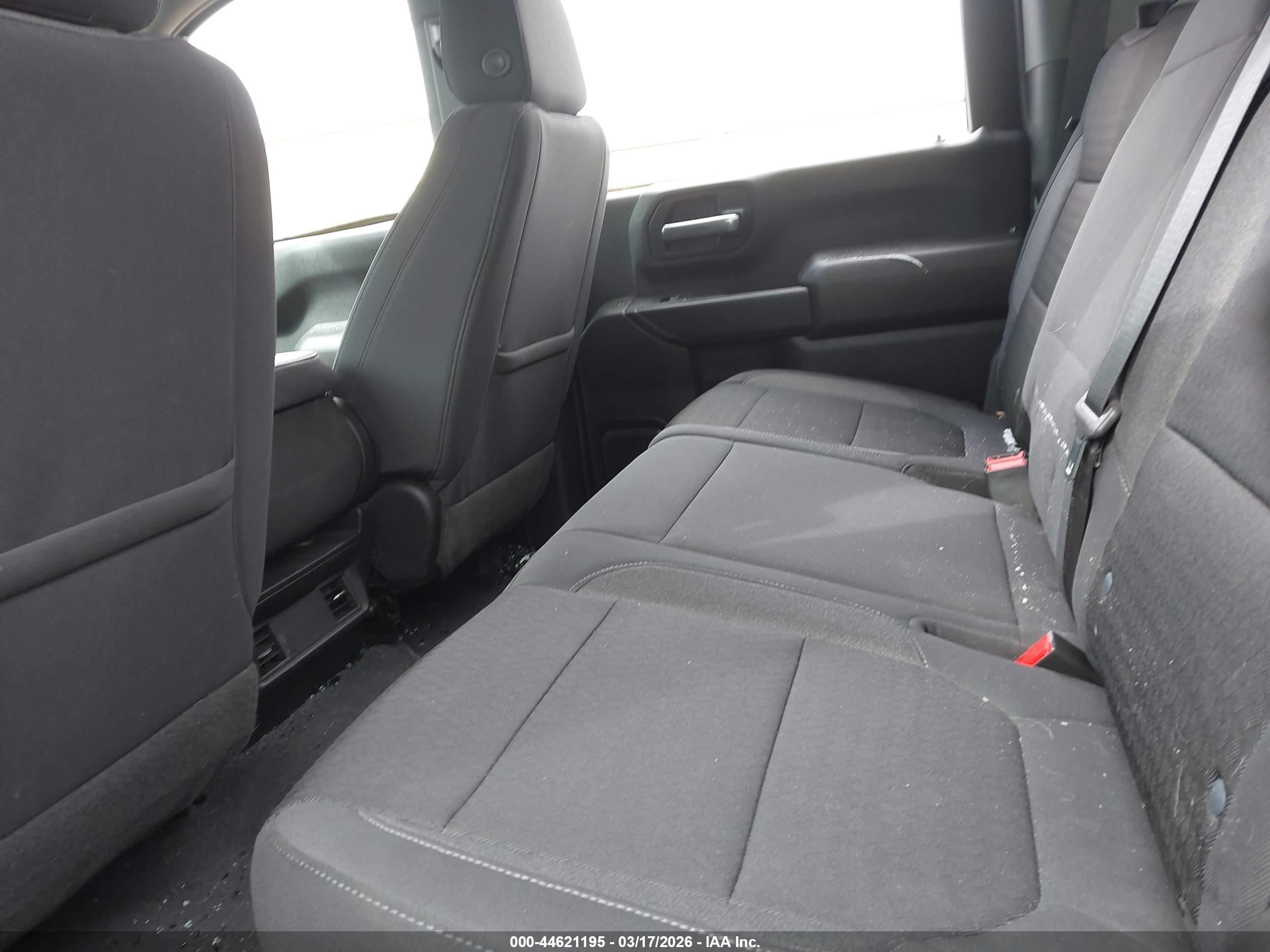 CHEVROLET SILVERADO image 8