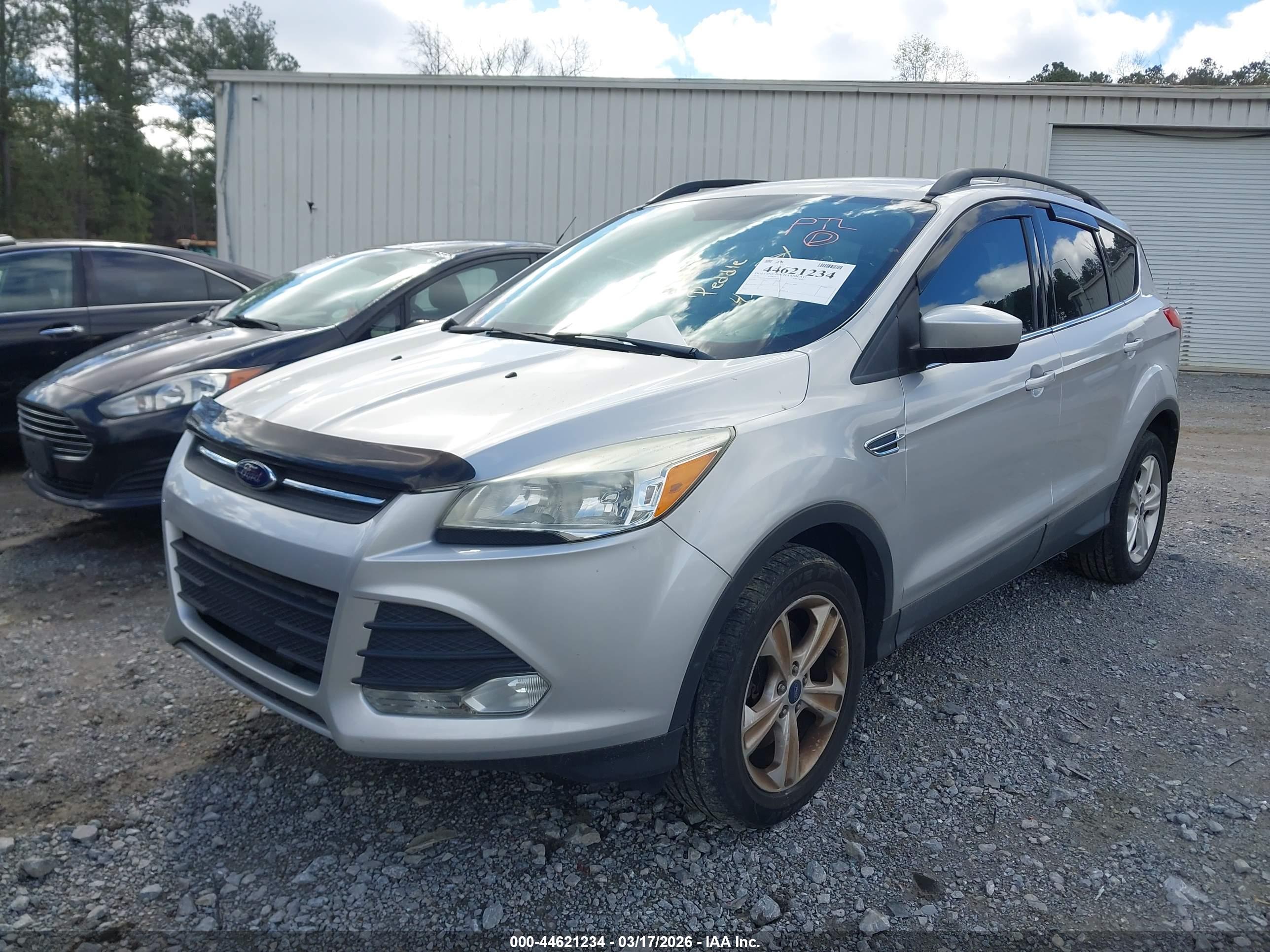 FORD ESCAPE image 2