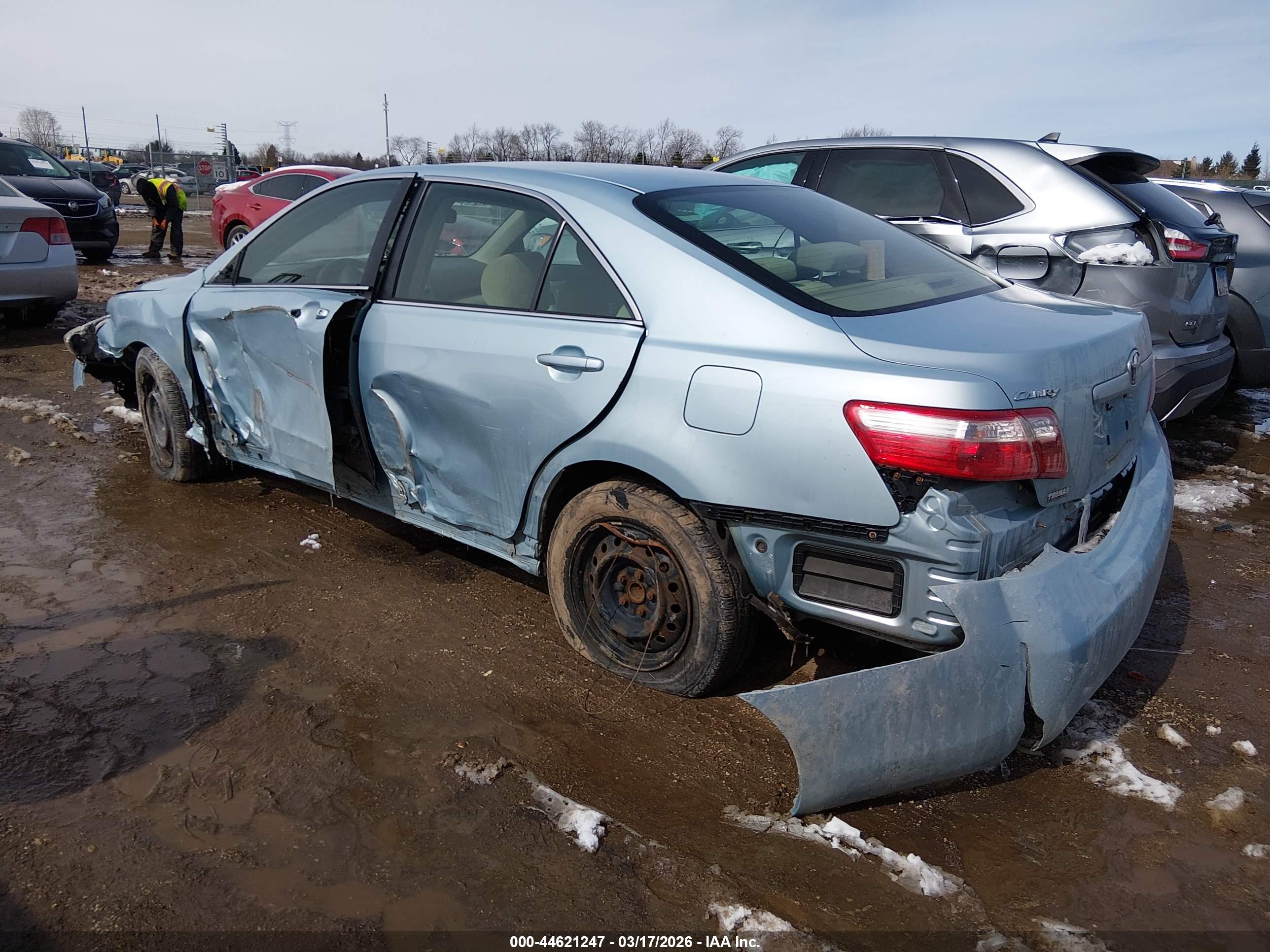 TOYOTA CAMRY image 3