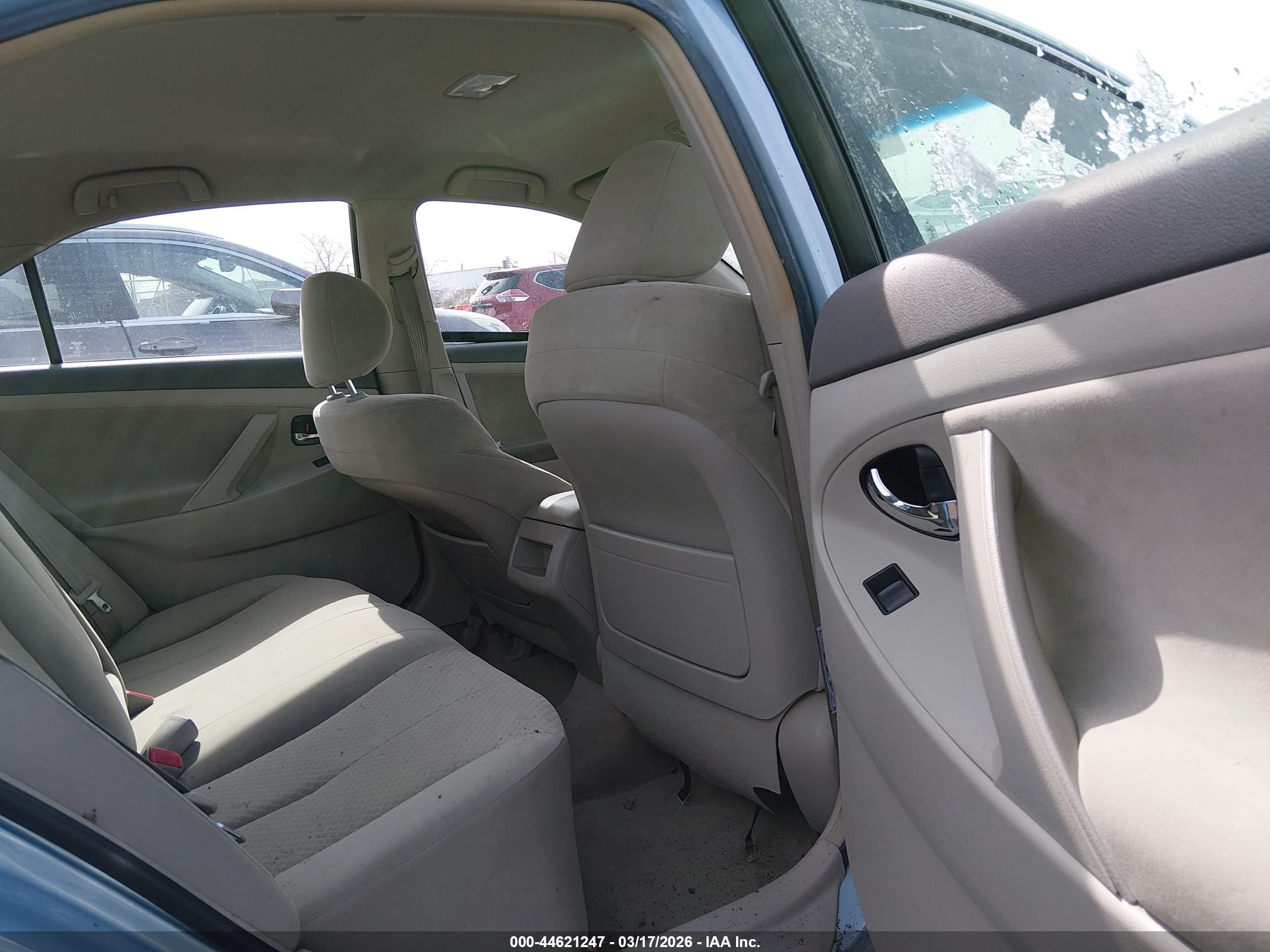 TOYOTA CAMRY image 8