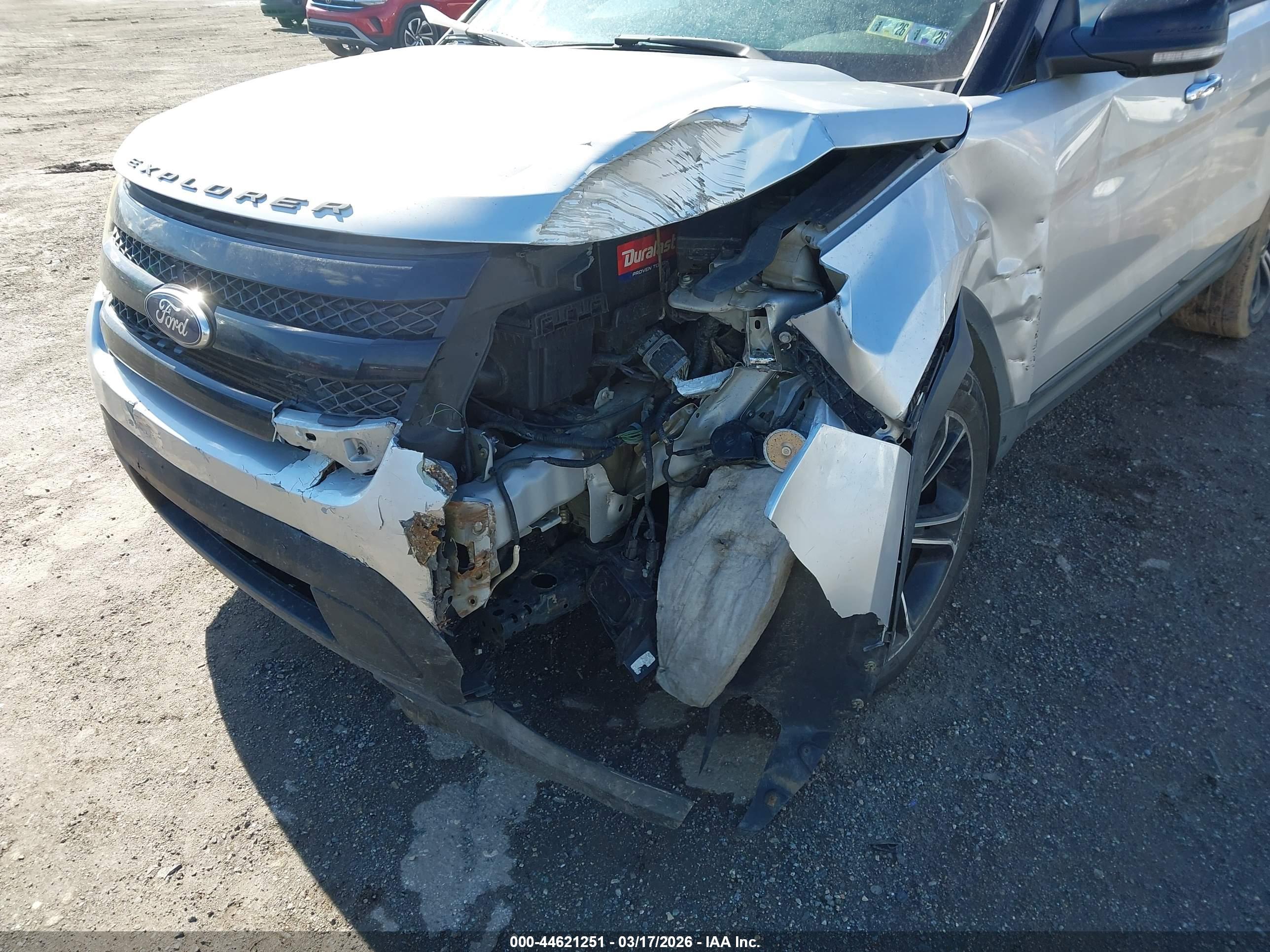 FORD EXPLORER image 6