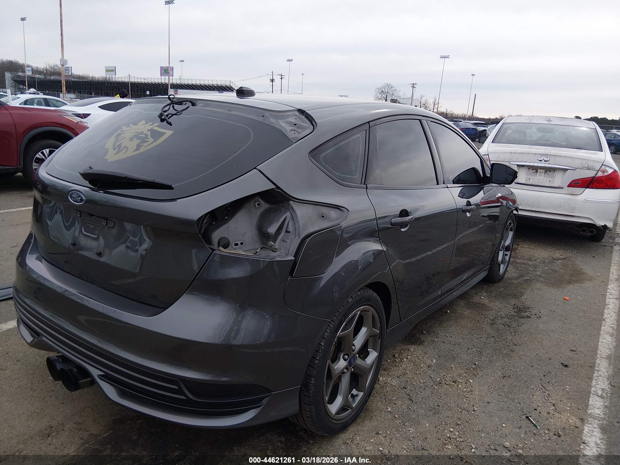 FORD FOCUS image 4