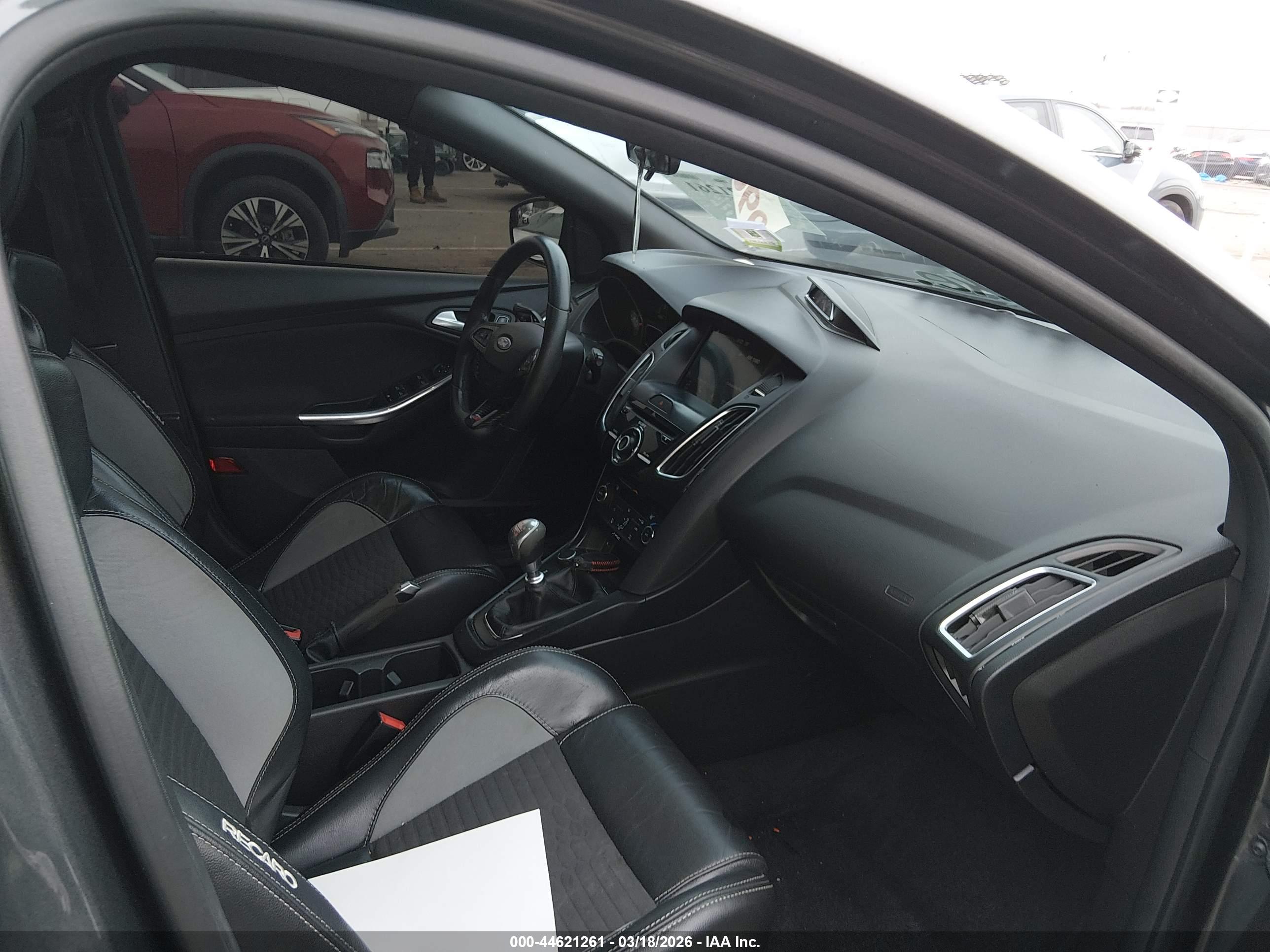 FORD FOCUS image 5