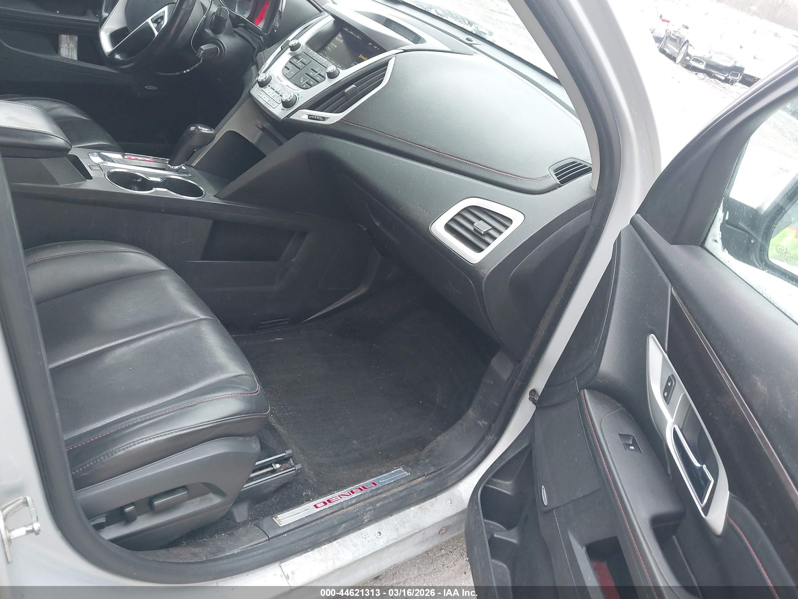 GMC TERRAIN image 5