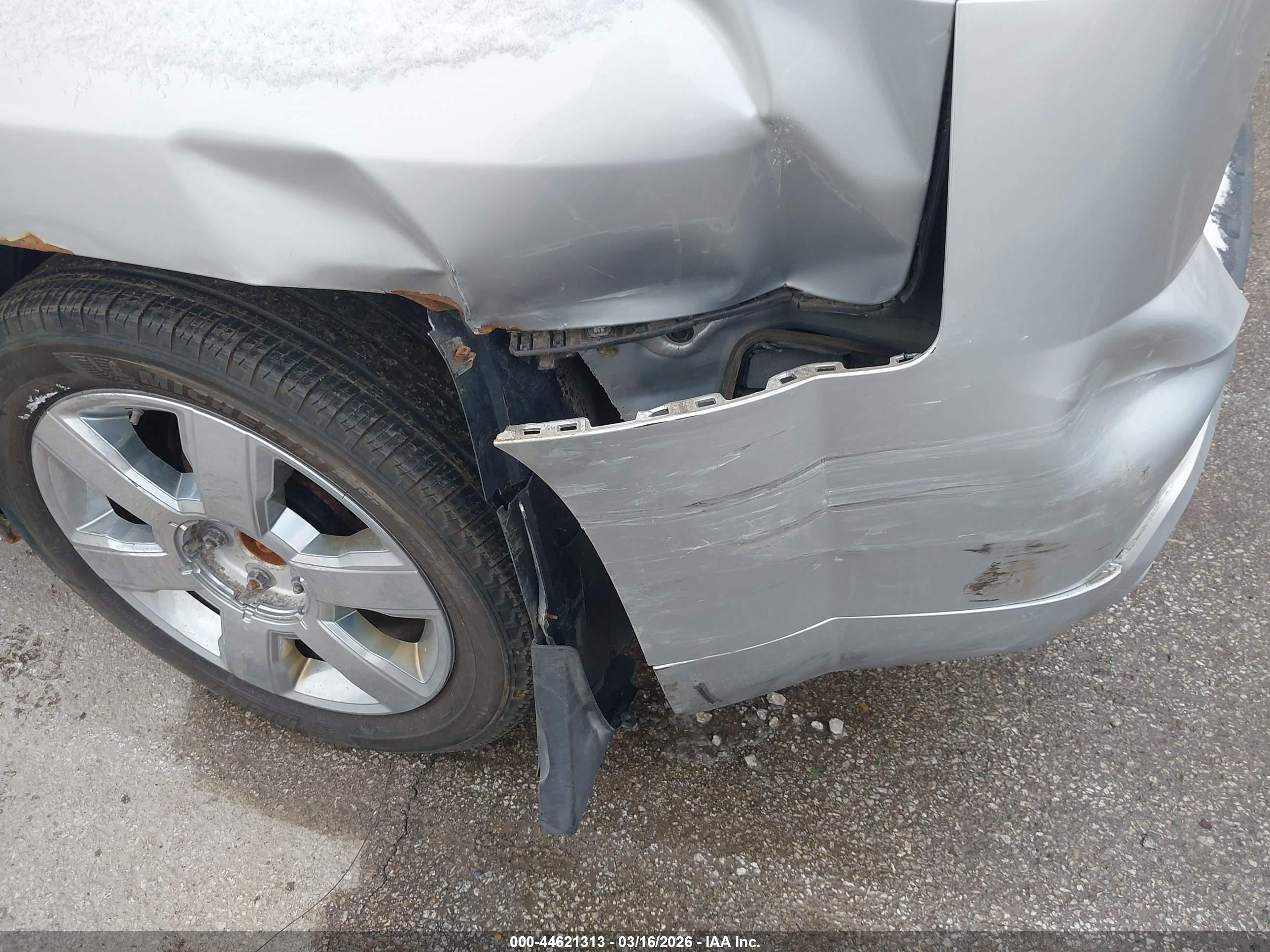 GMC TERRAIN image 6