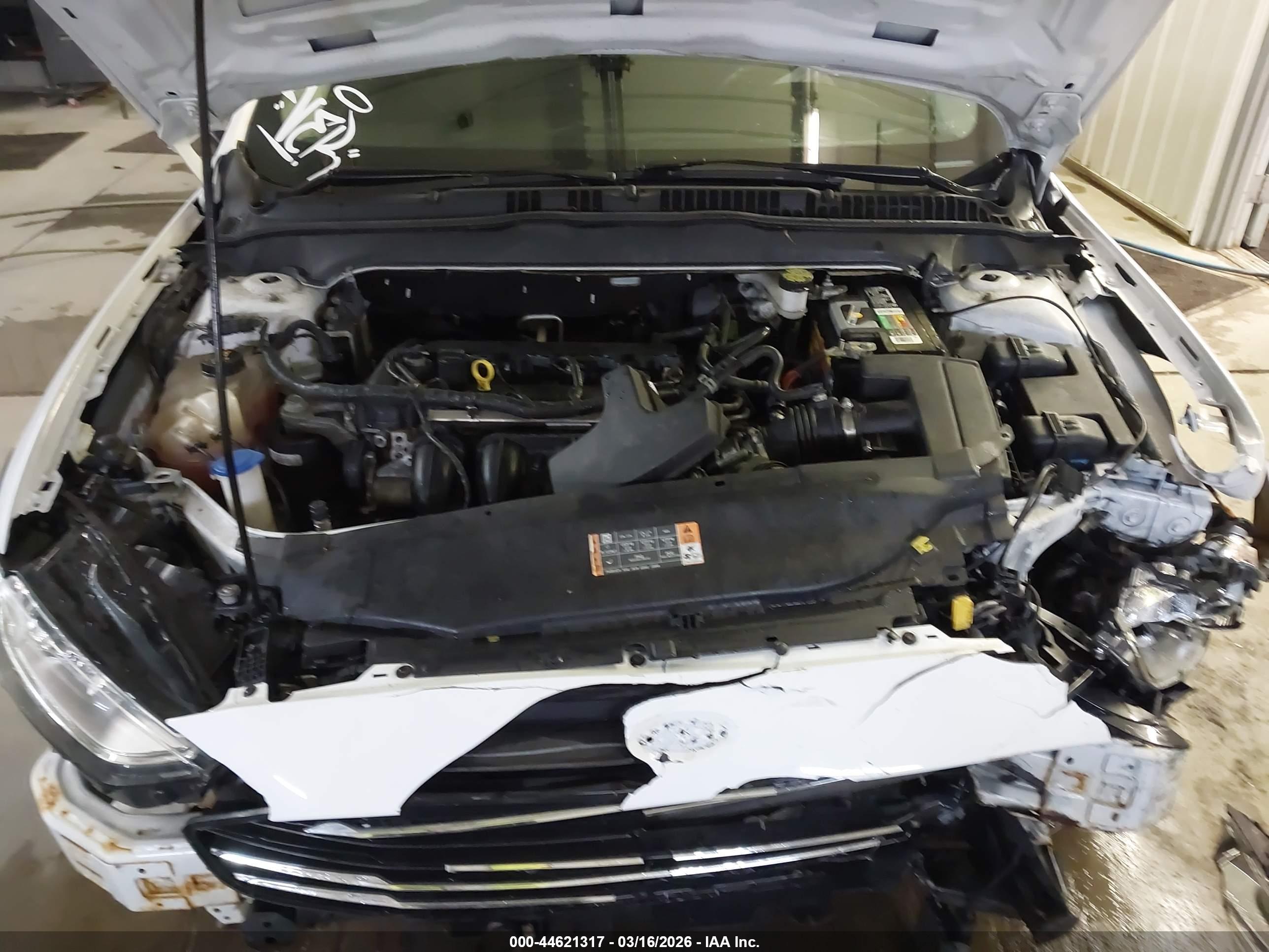 FORD FUSION image 10