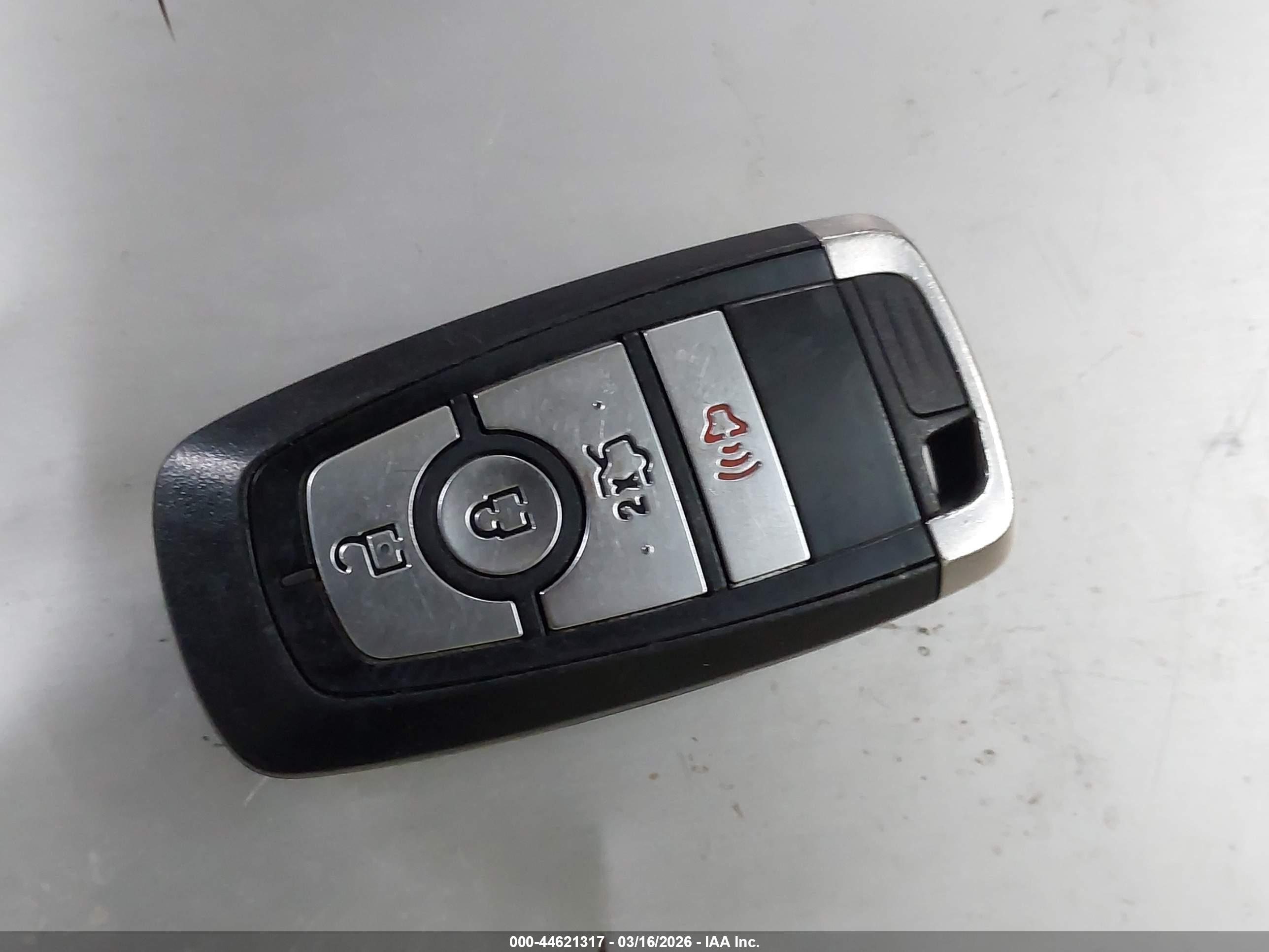 FORD FUSION image 11