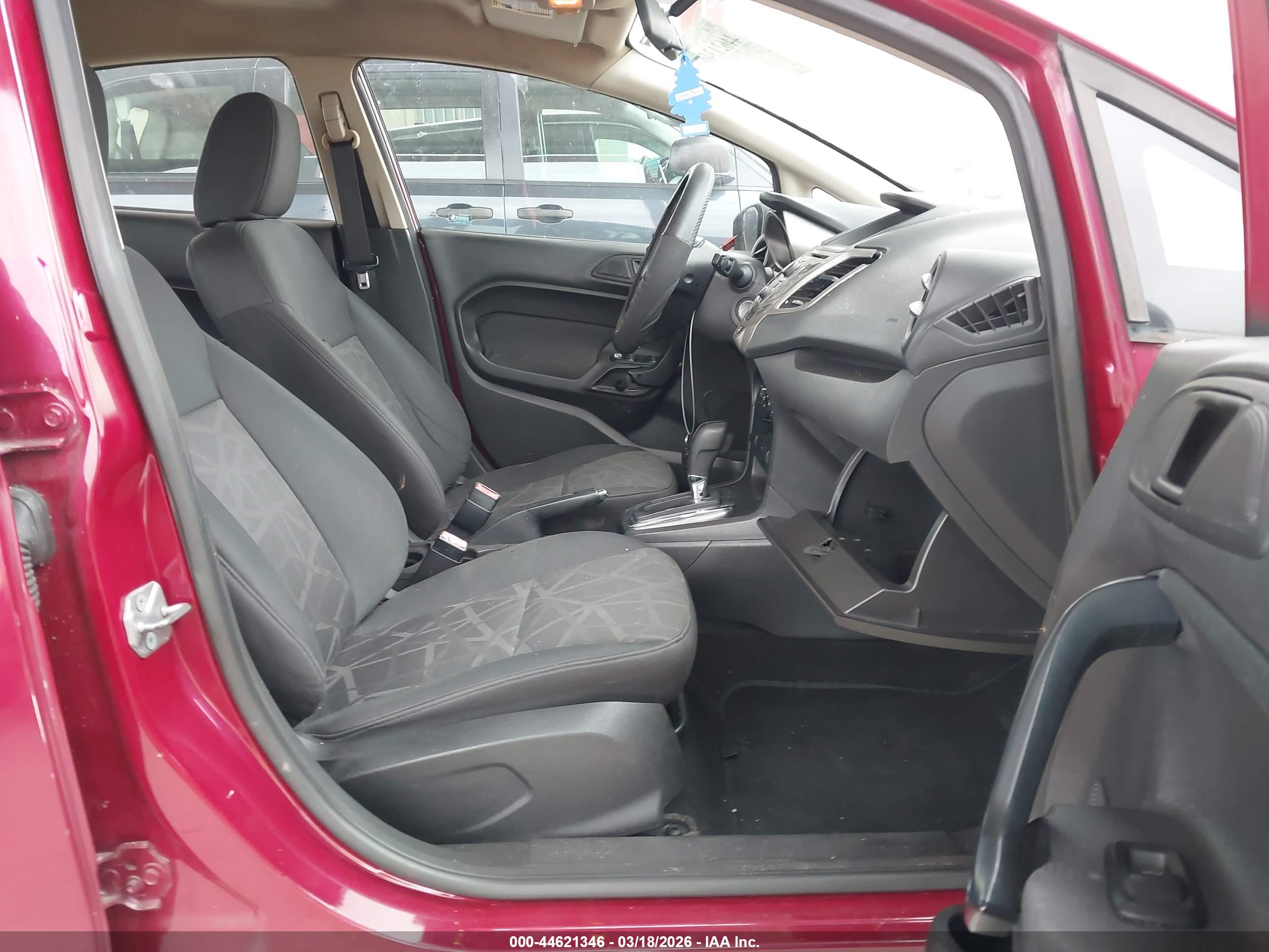 FORD FIESTA image 5