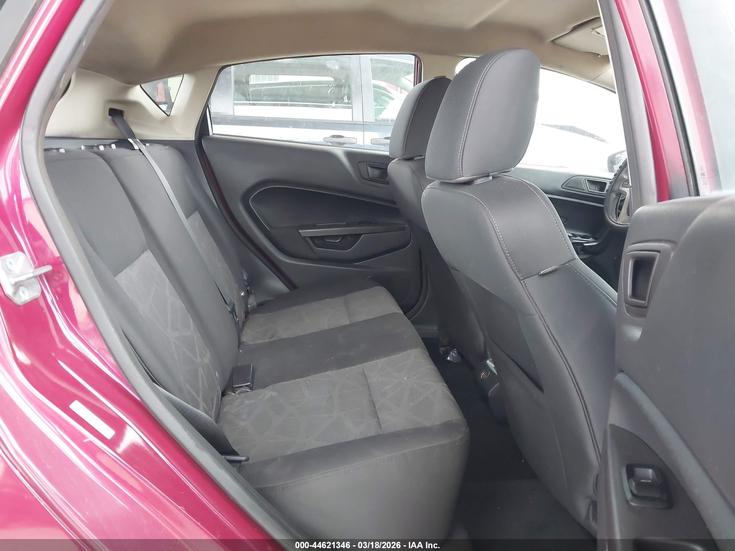 FORD FIESTA image 8