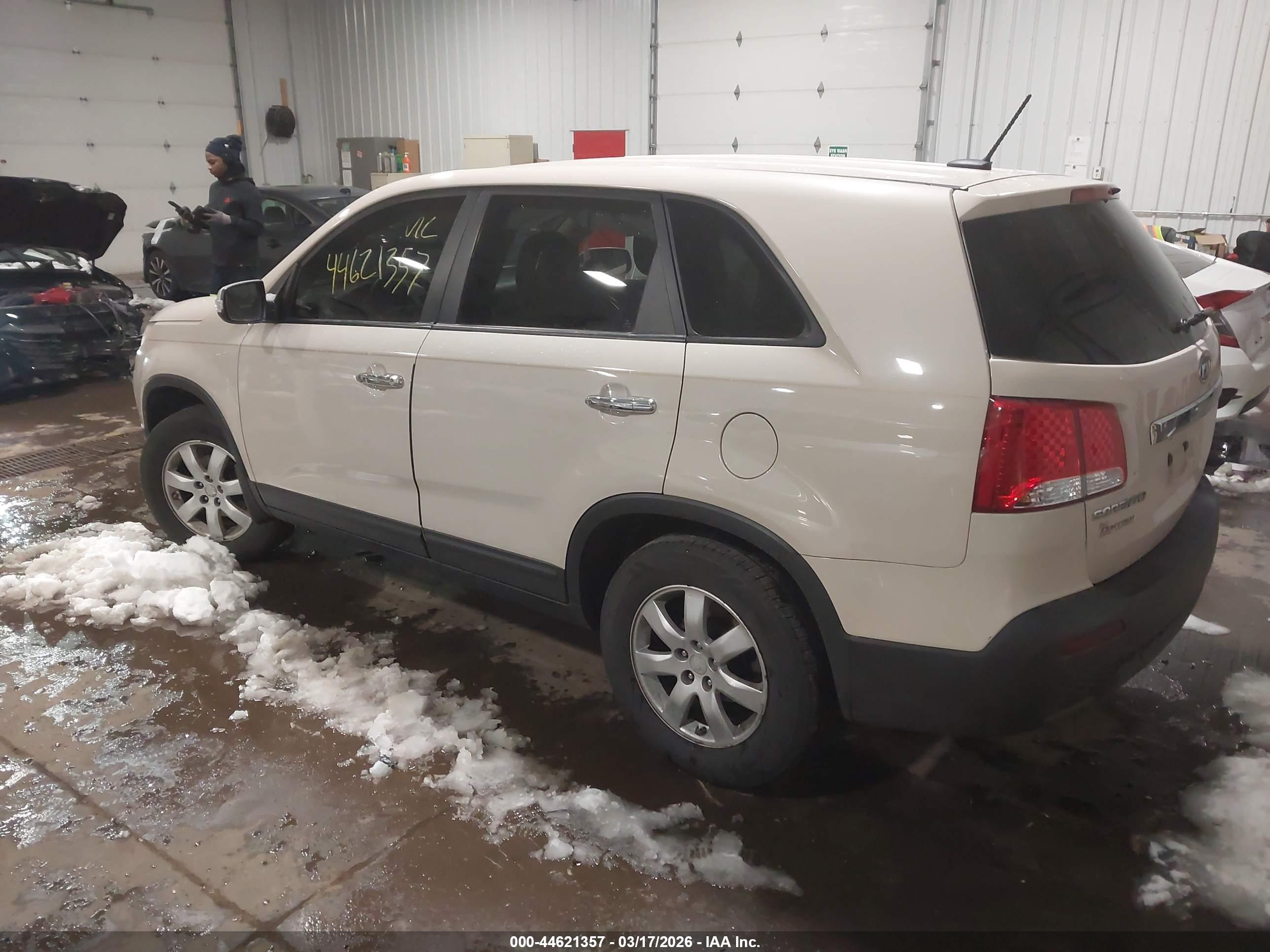 KIA SORENTO image 3