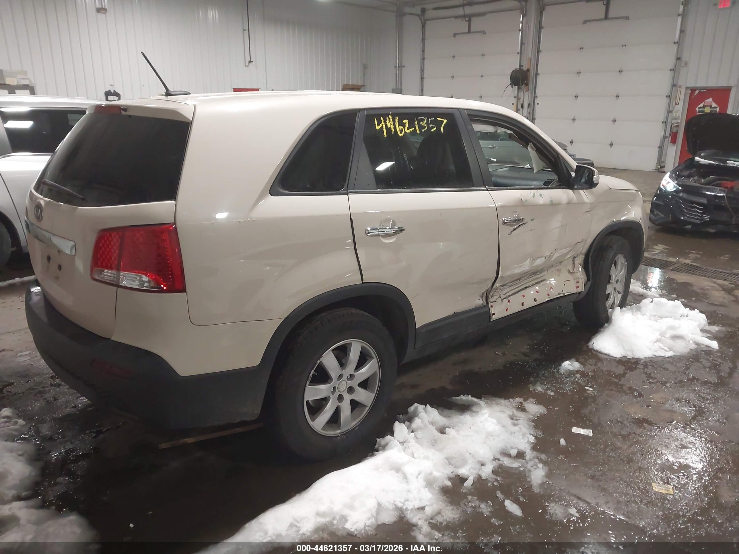 KIA SORENTO image 4