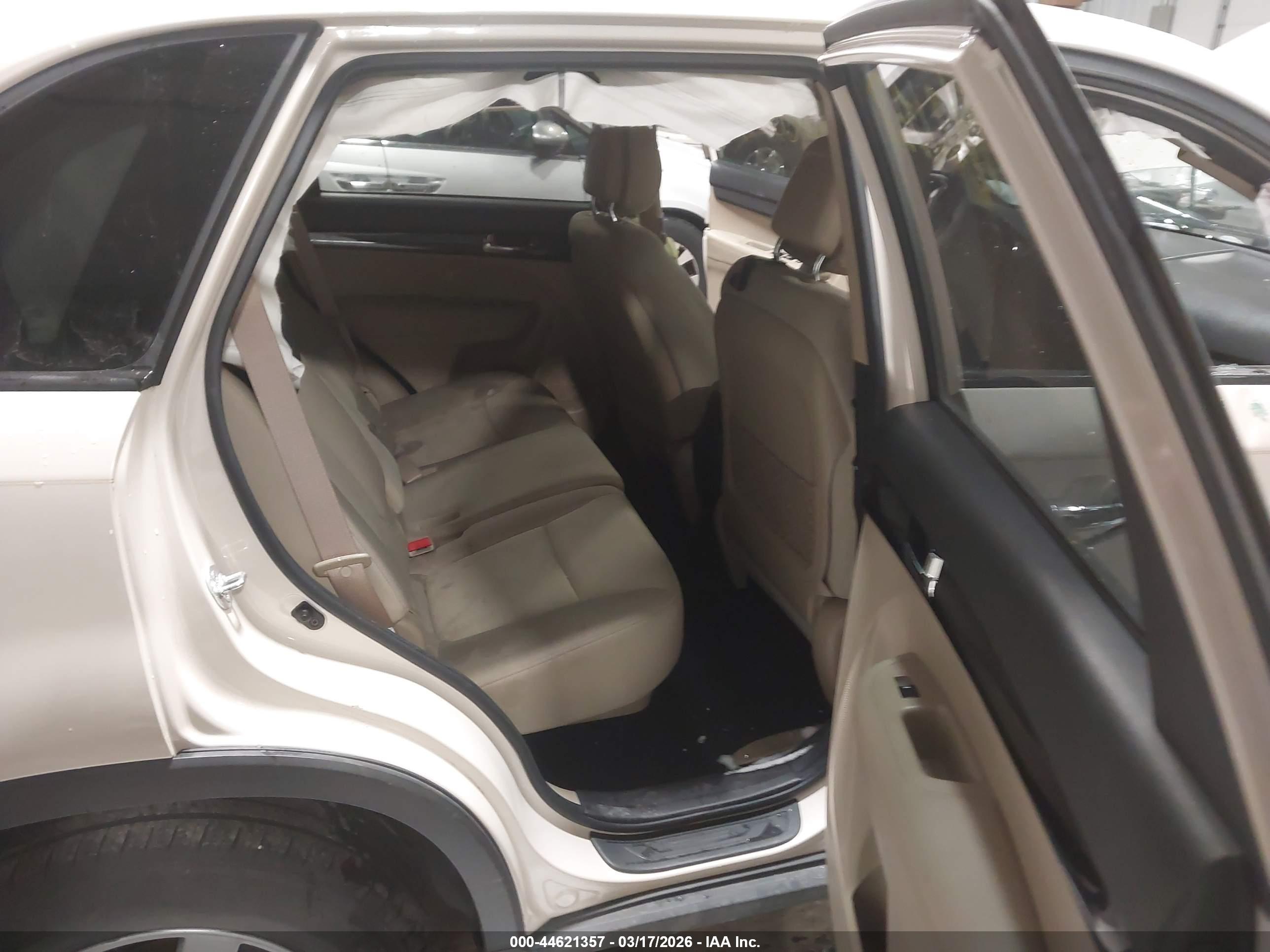 KIA SORENTO image 8