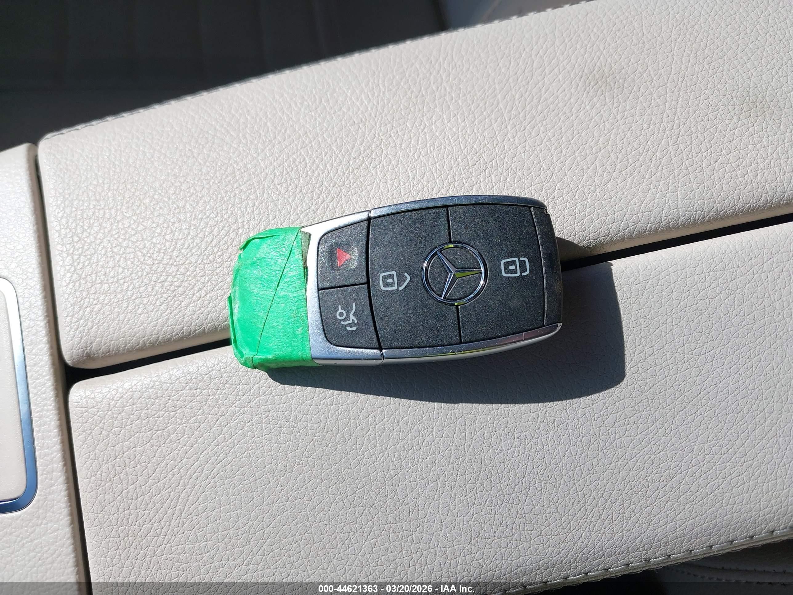MERCEDES-BENZ GLA image 11