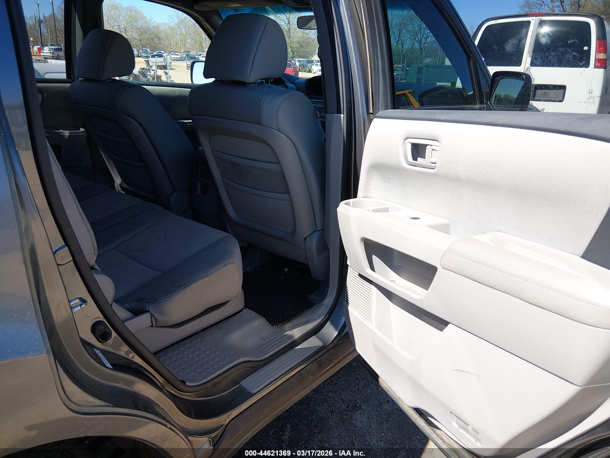 HONDA PILOT image 8