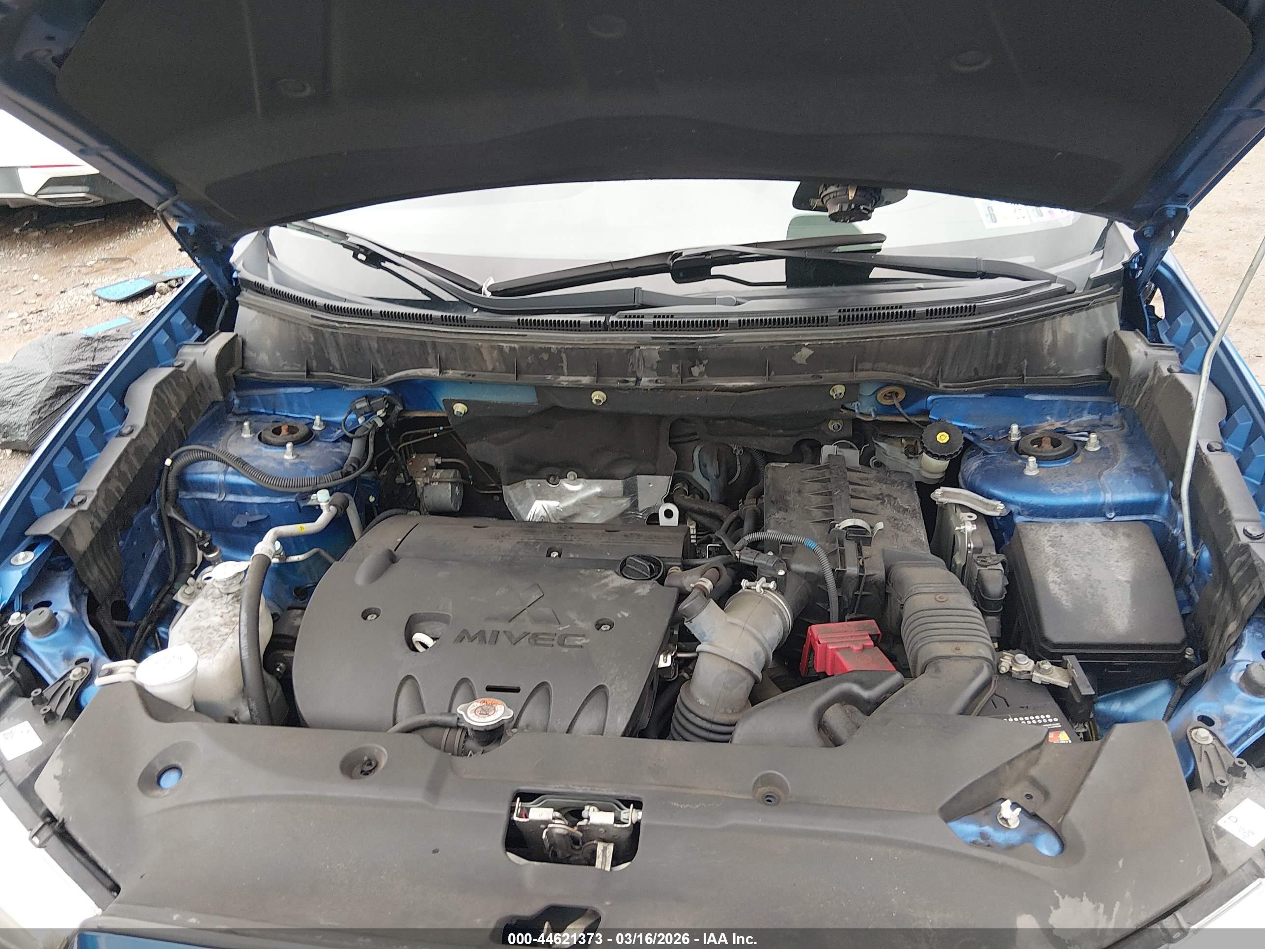 MITSUBISHI OUTLANDER image 10