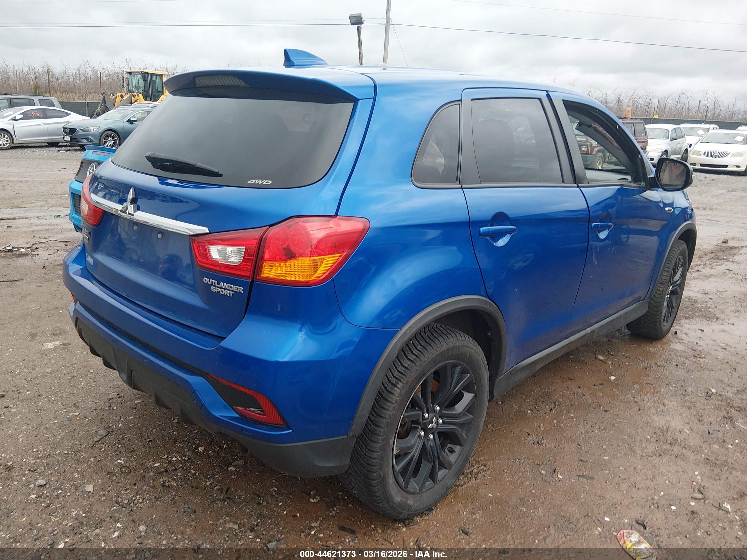 MITSUBISHI OUTLANDER image 4