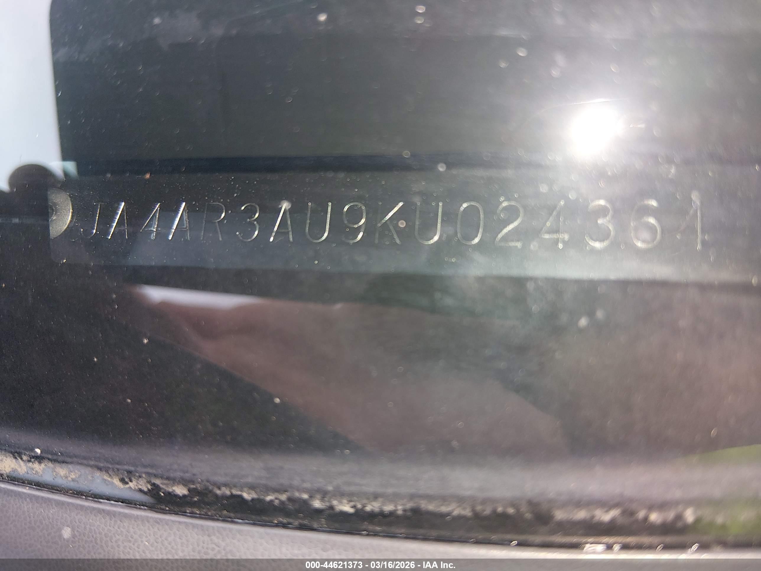 MITSUBISHI OUTLANDER image 9