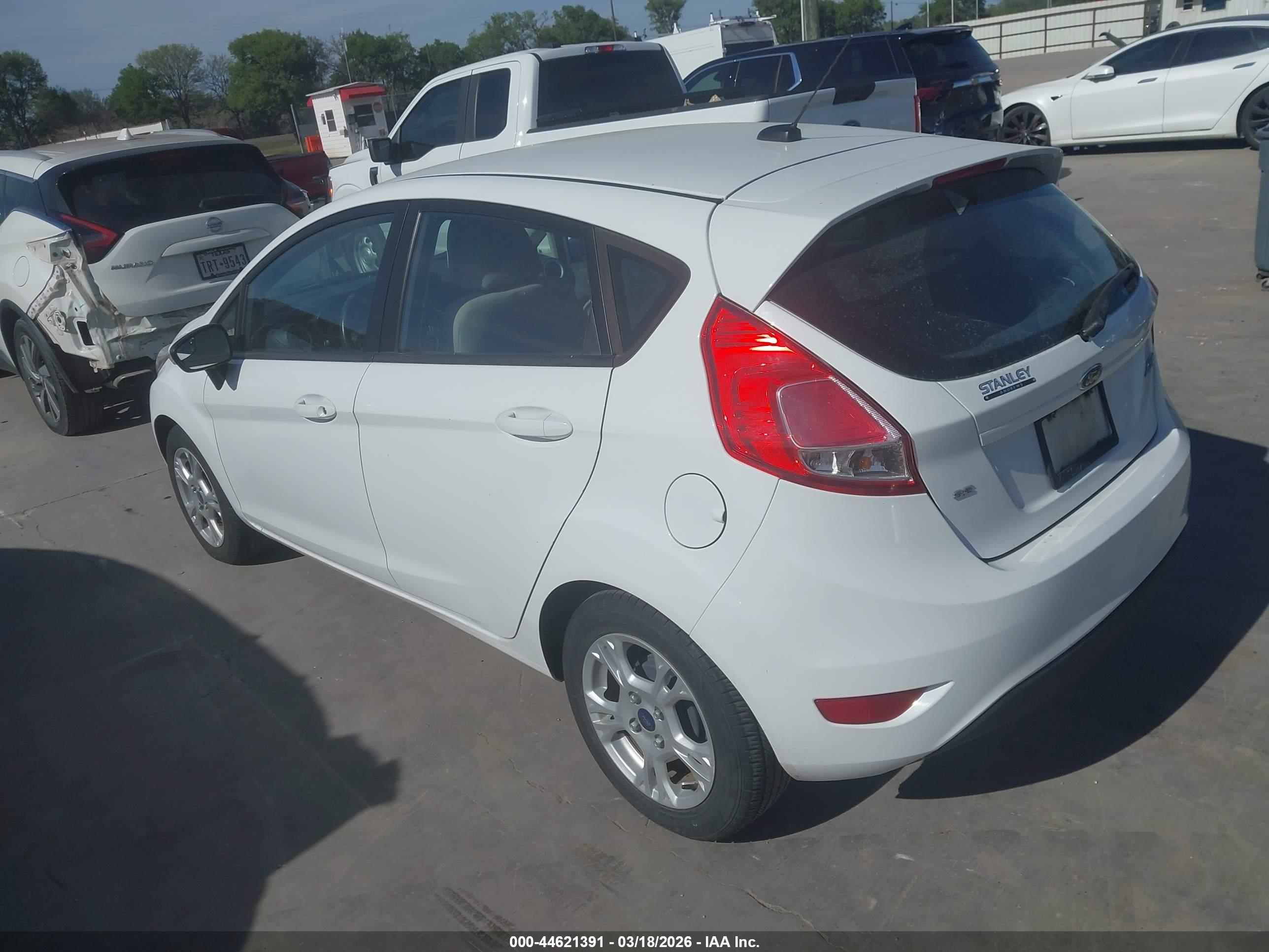 FORD FIESTA image 3
