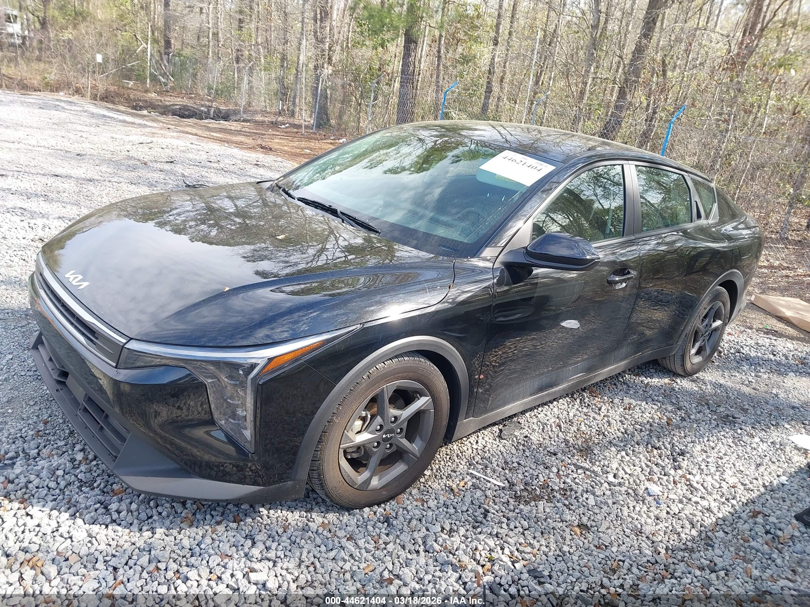 KIA K4 image 2