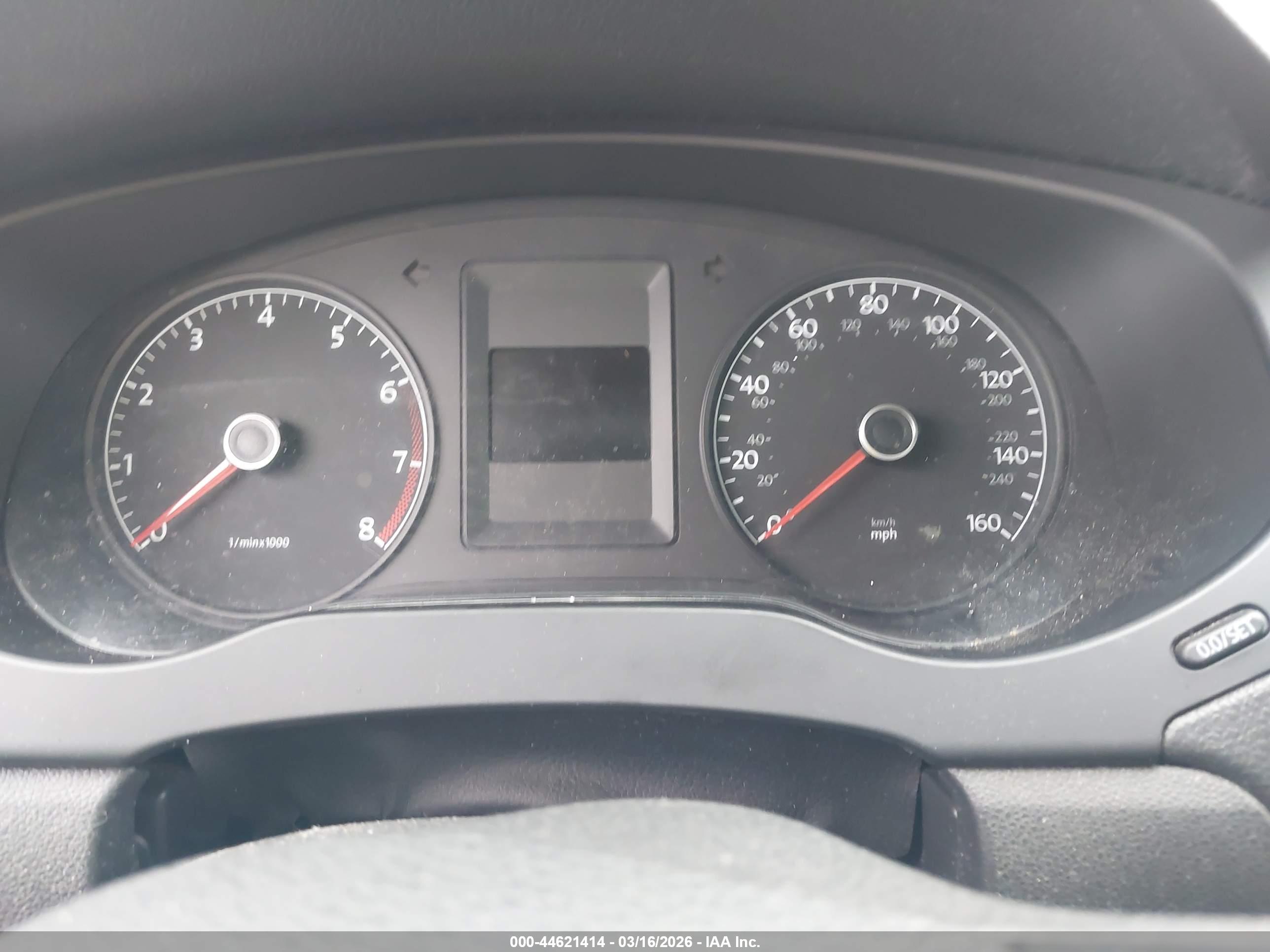 VOLKSWAGEN JETTA image 7