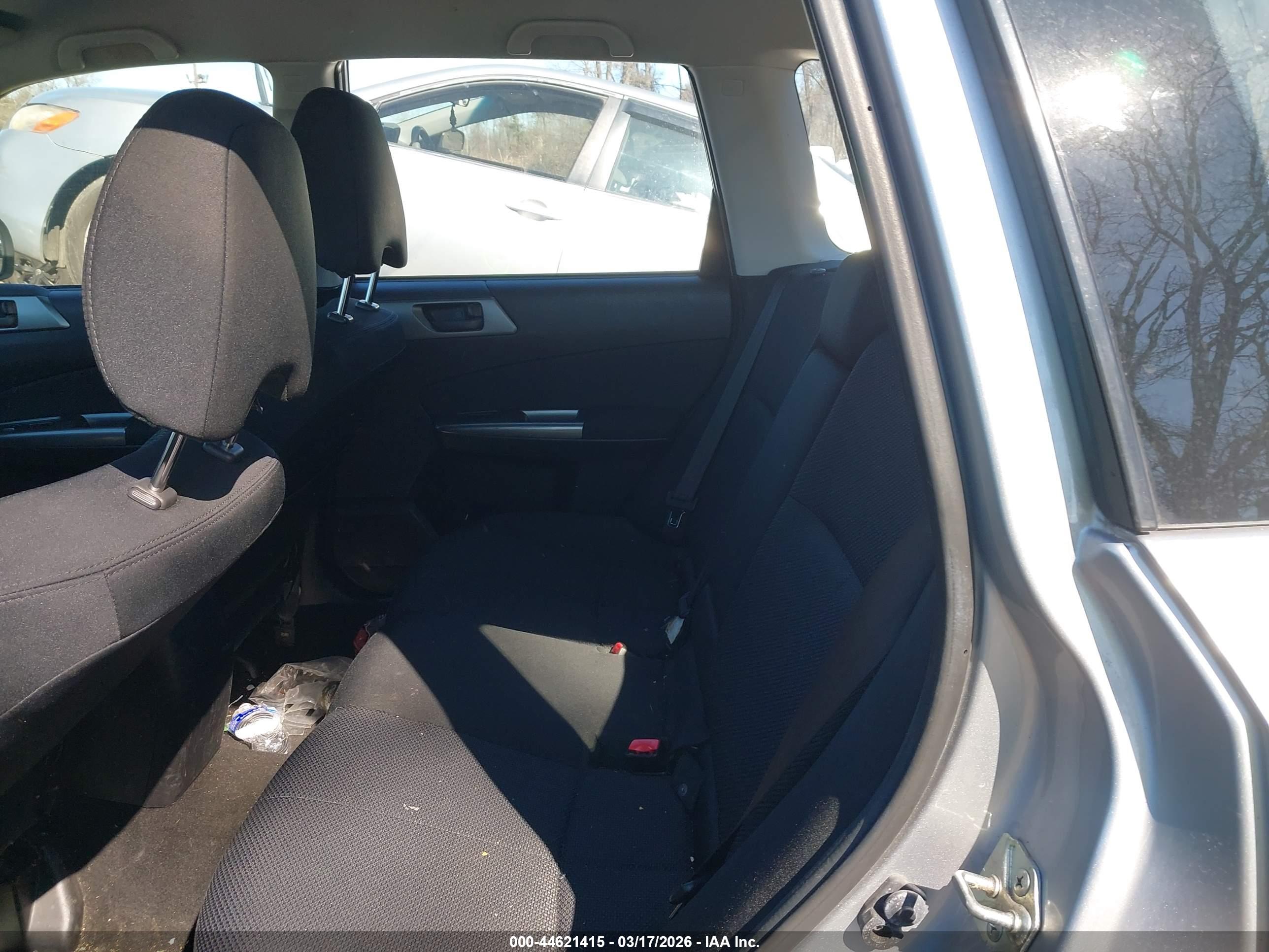 SUBARU FORESTER image 8